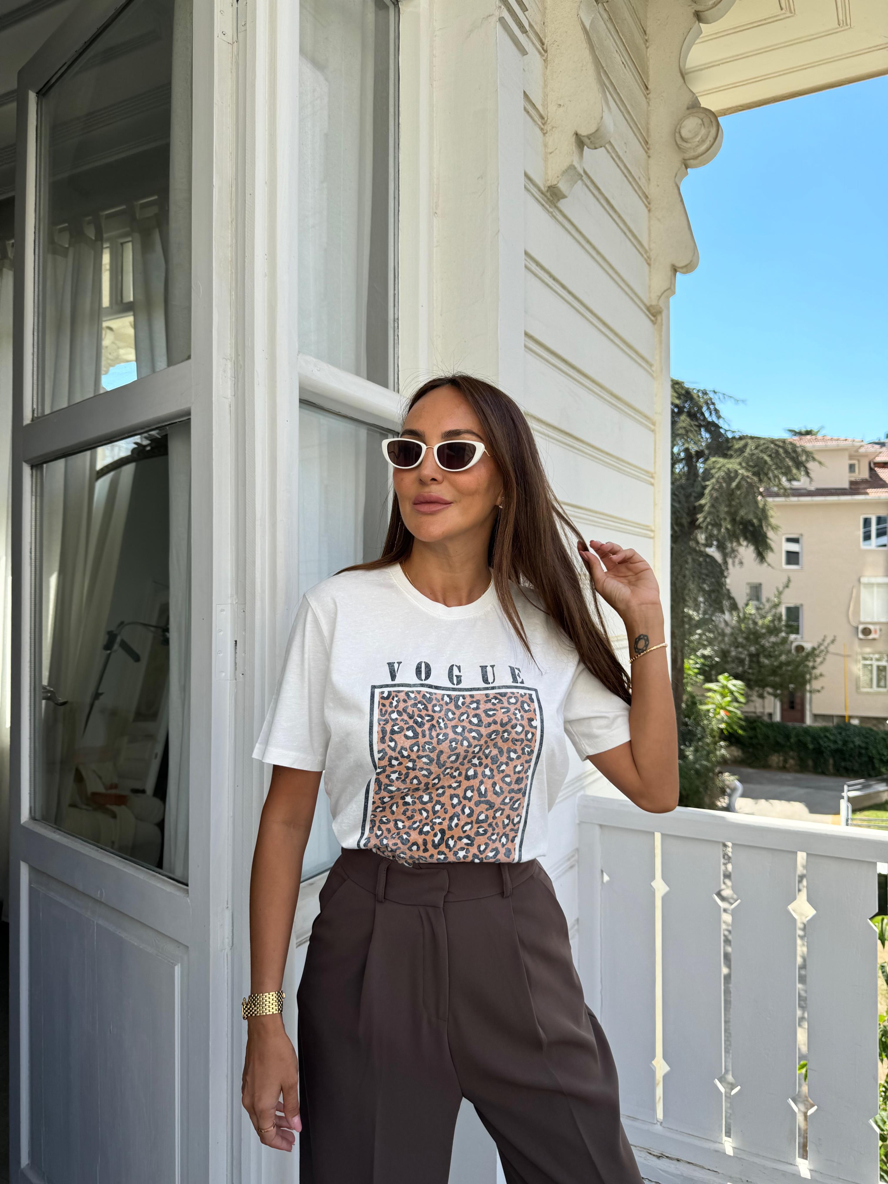 Beyaz Vogue Tişört