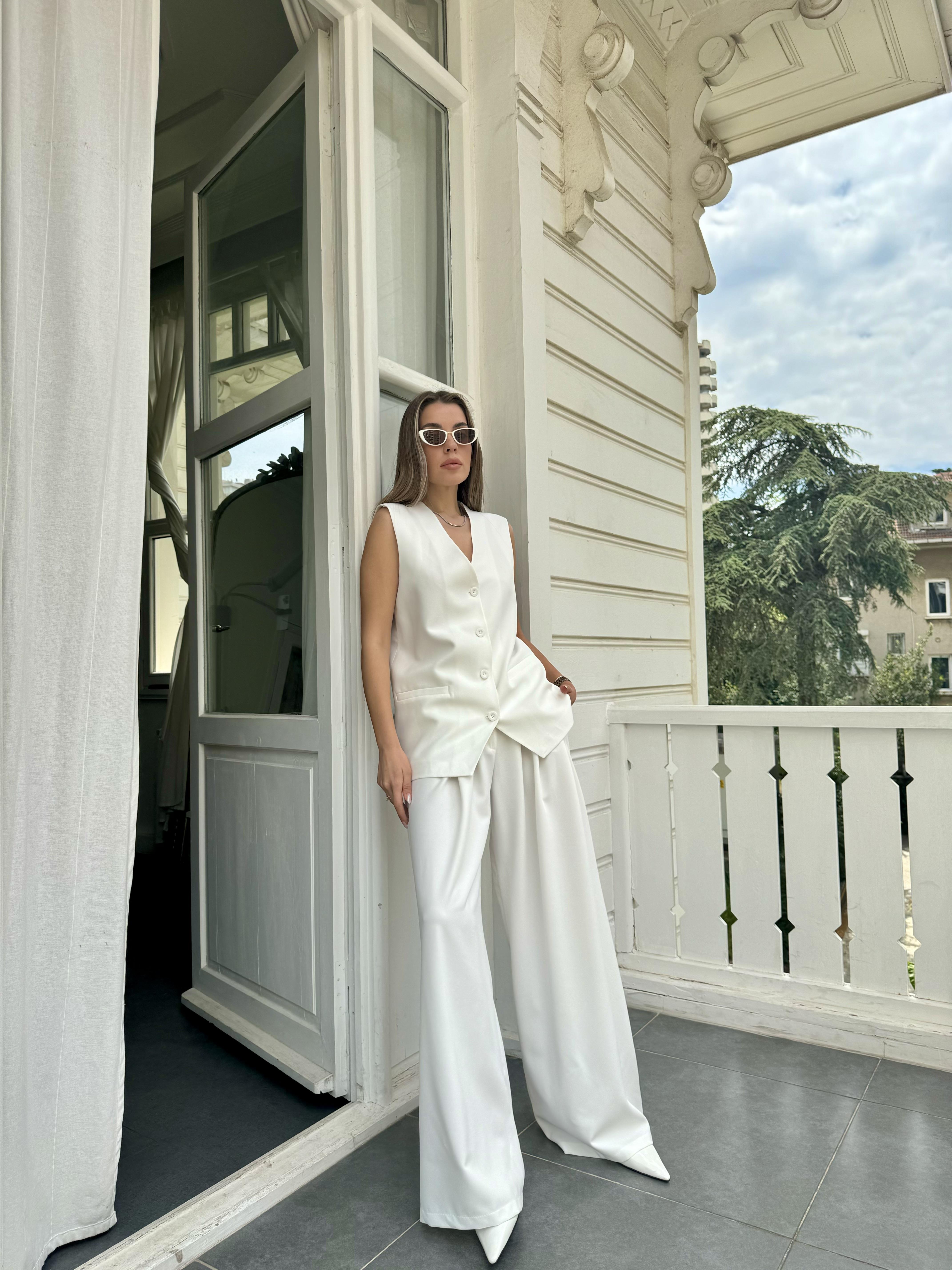 Beyaz Yelek Pantolon Takım