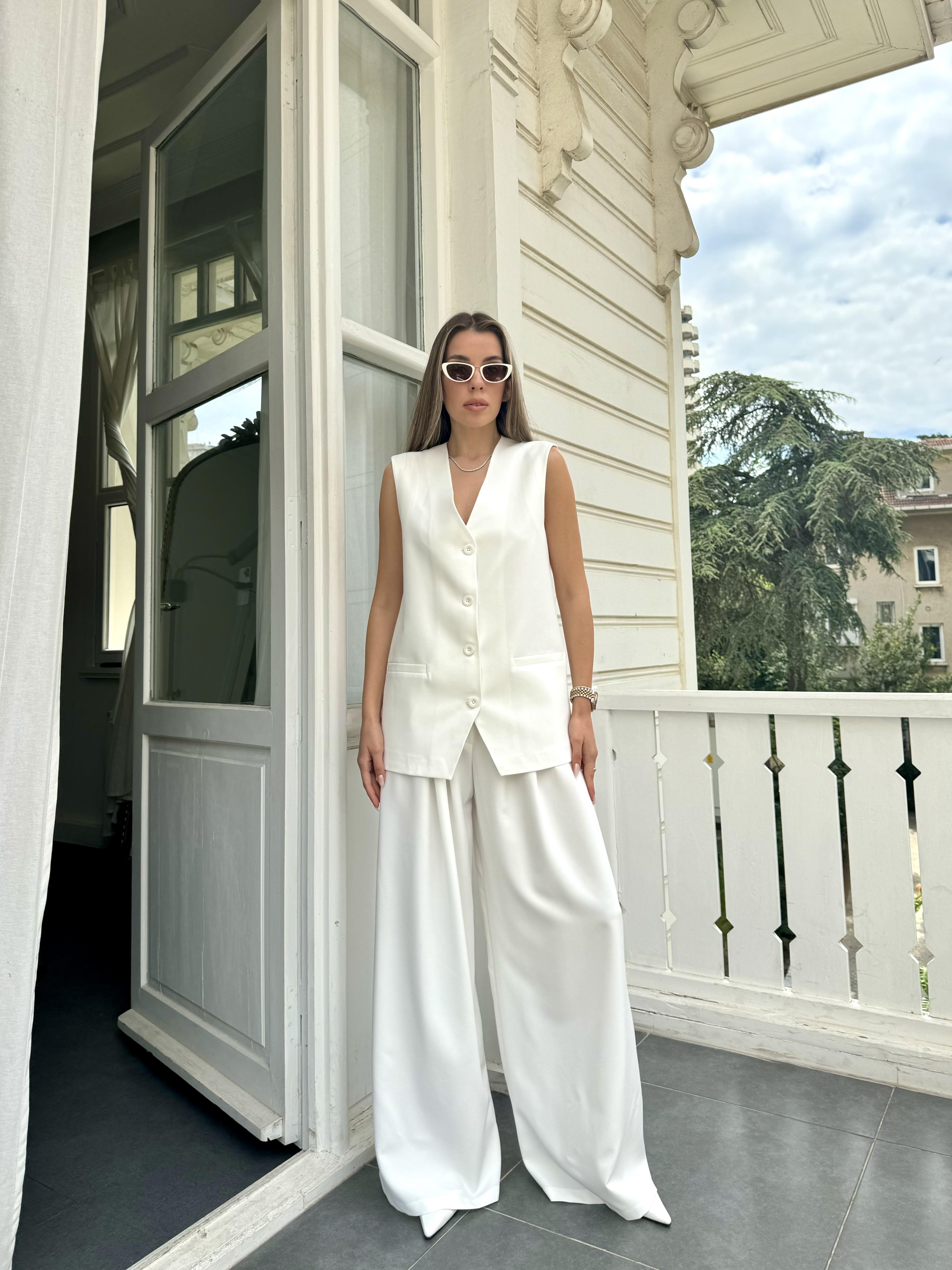 Beyaz Yelek Pantolon Takım