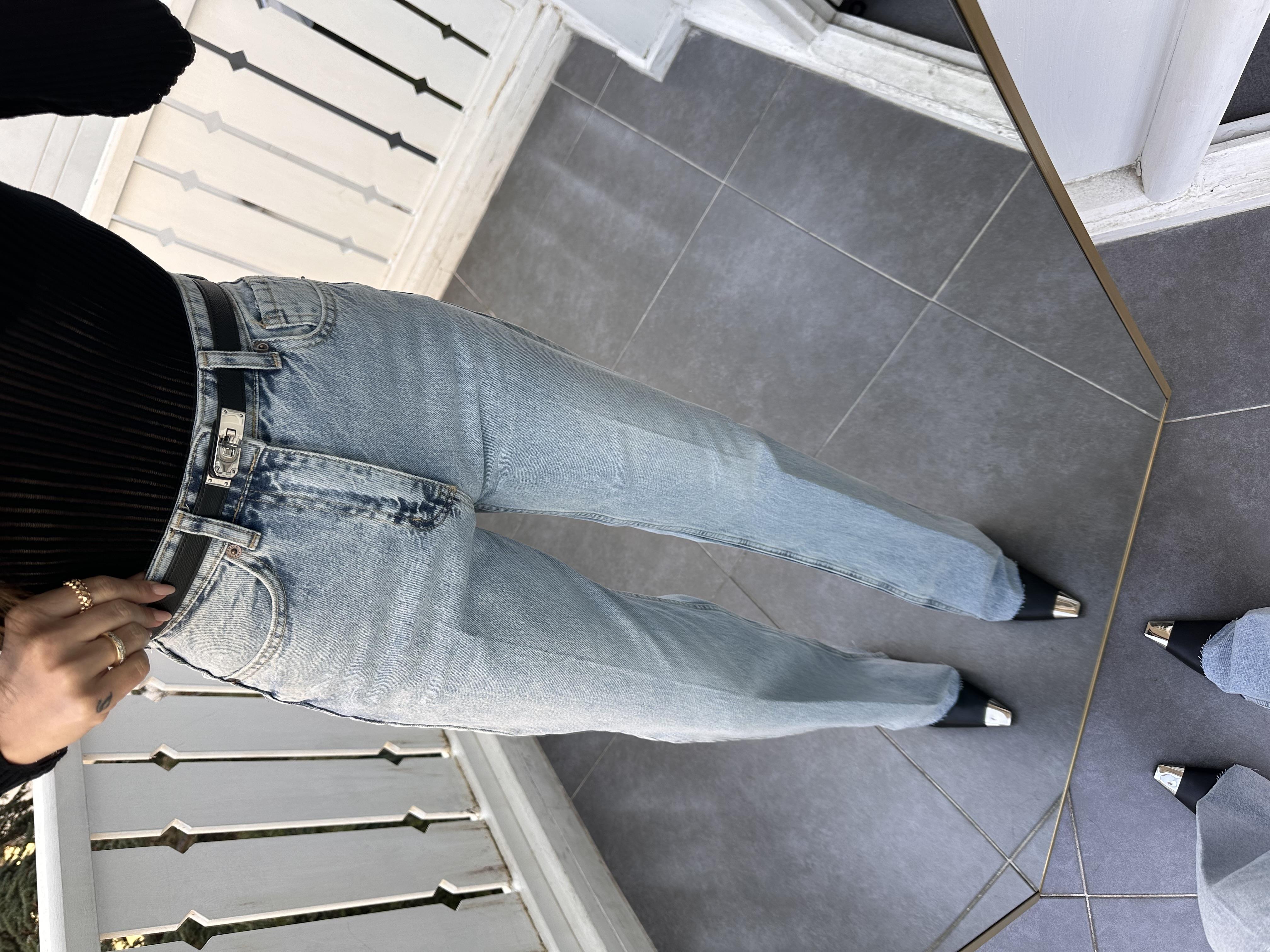Buz Mavisi Kesik Paça Straight Jean