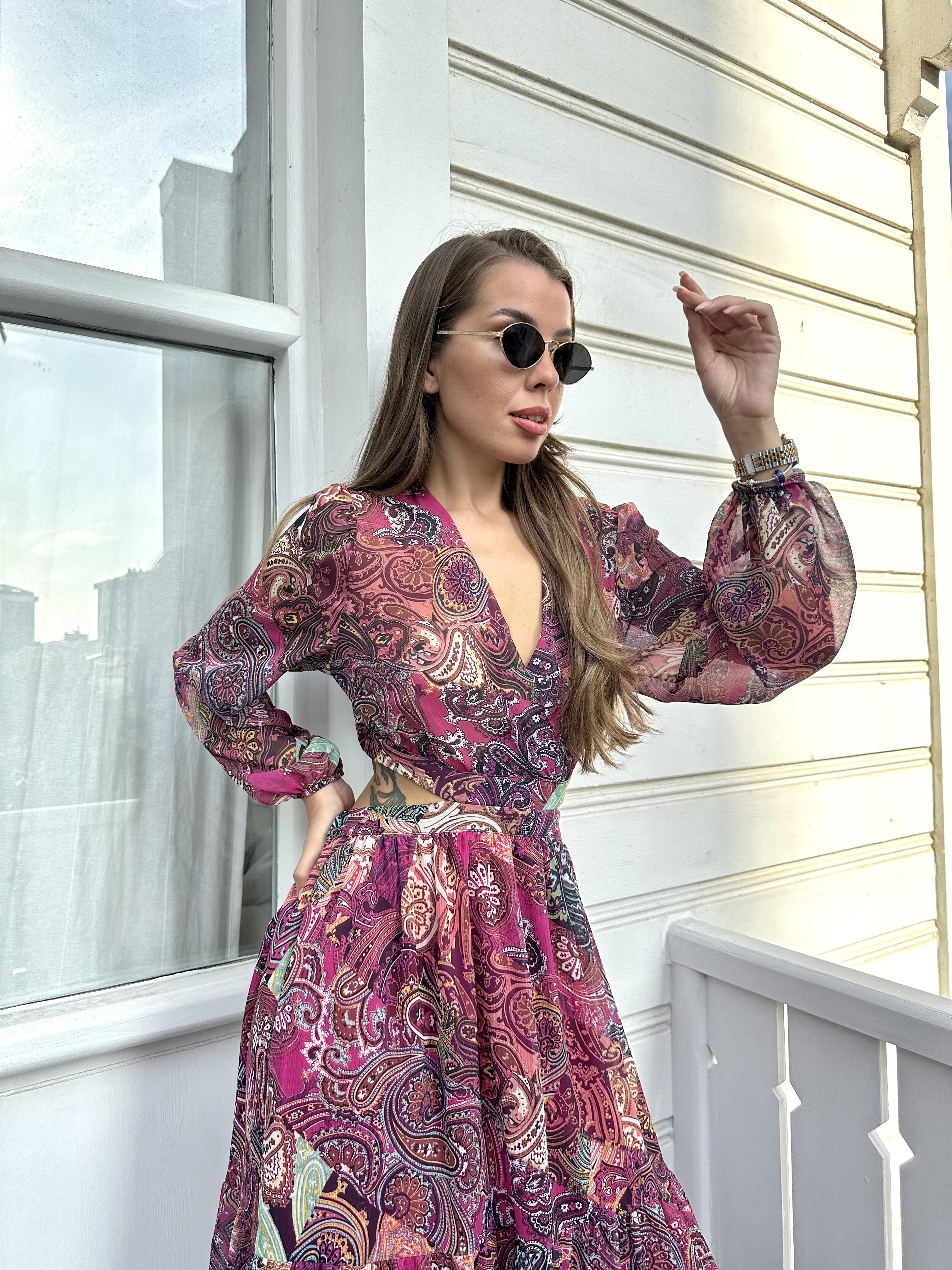 Desenli Bel Dekolteli Elbise