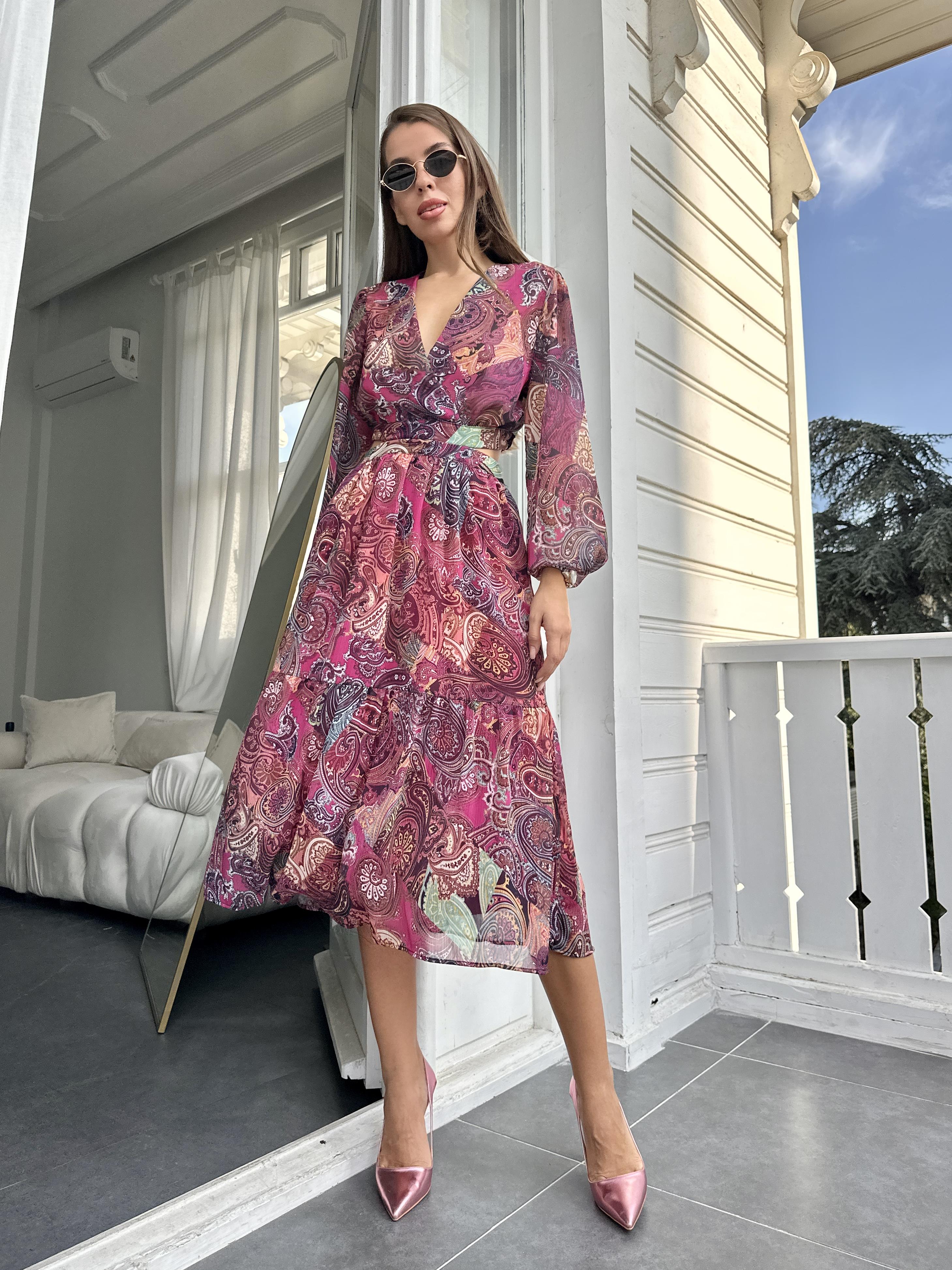 Desenli Bel Dekolteli Elbise