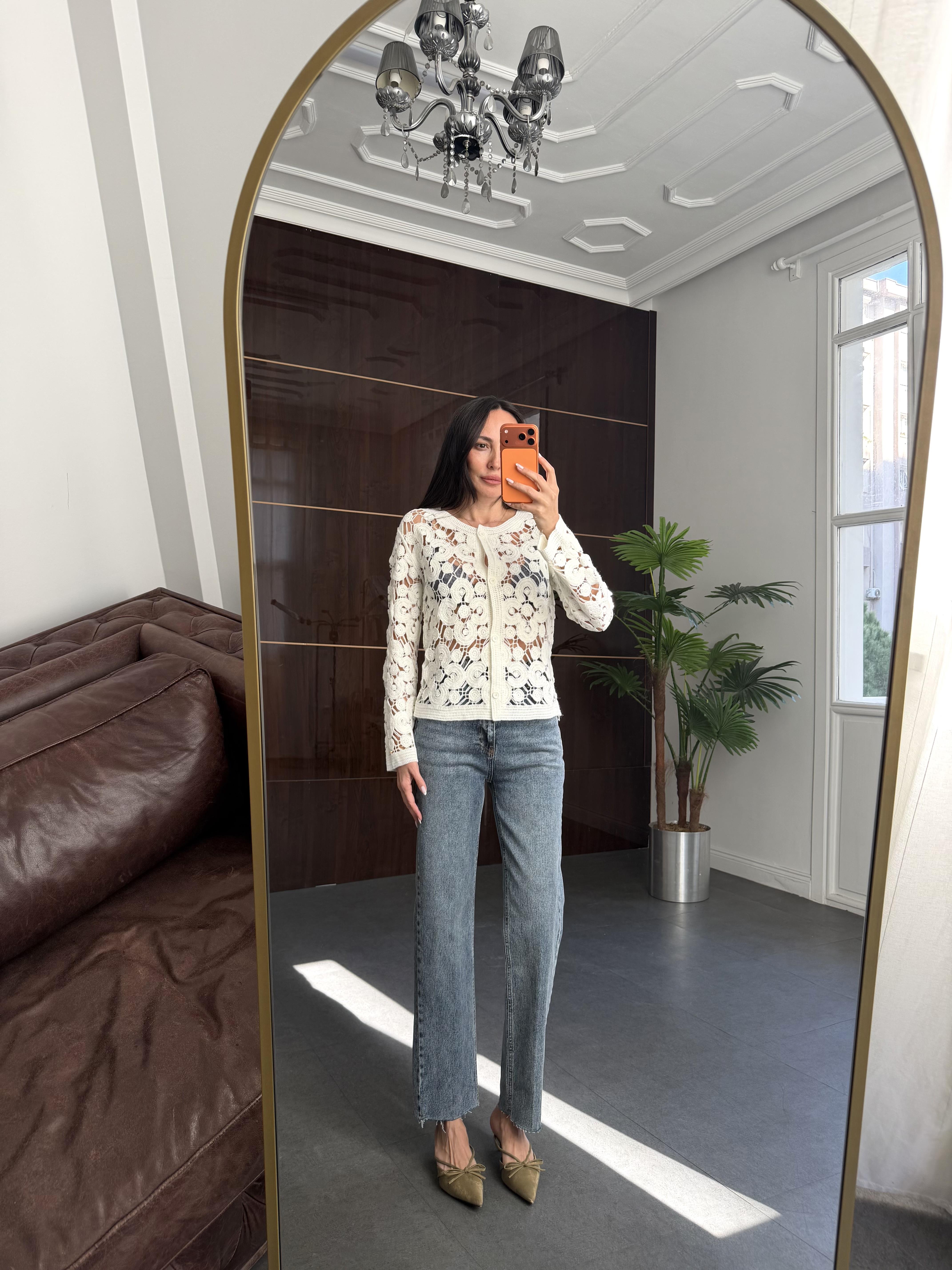 Ekru Dantel Tasarımlı Hırka