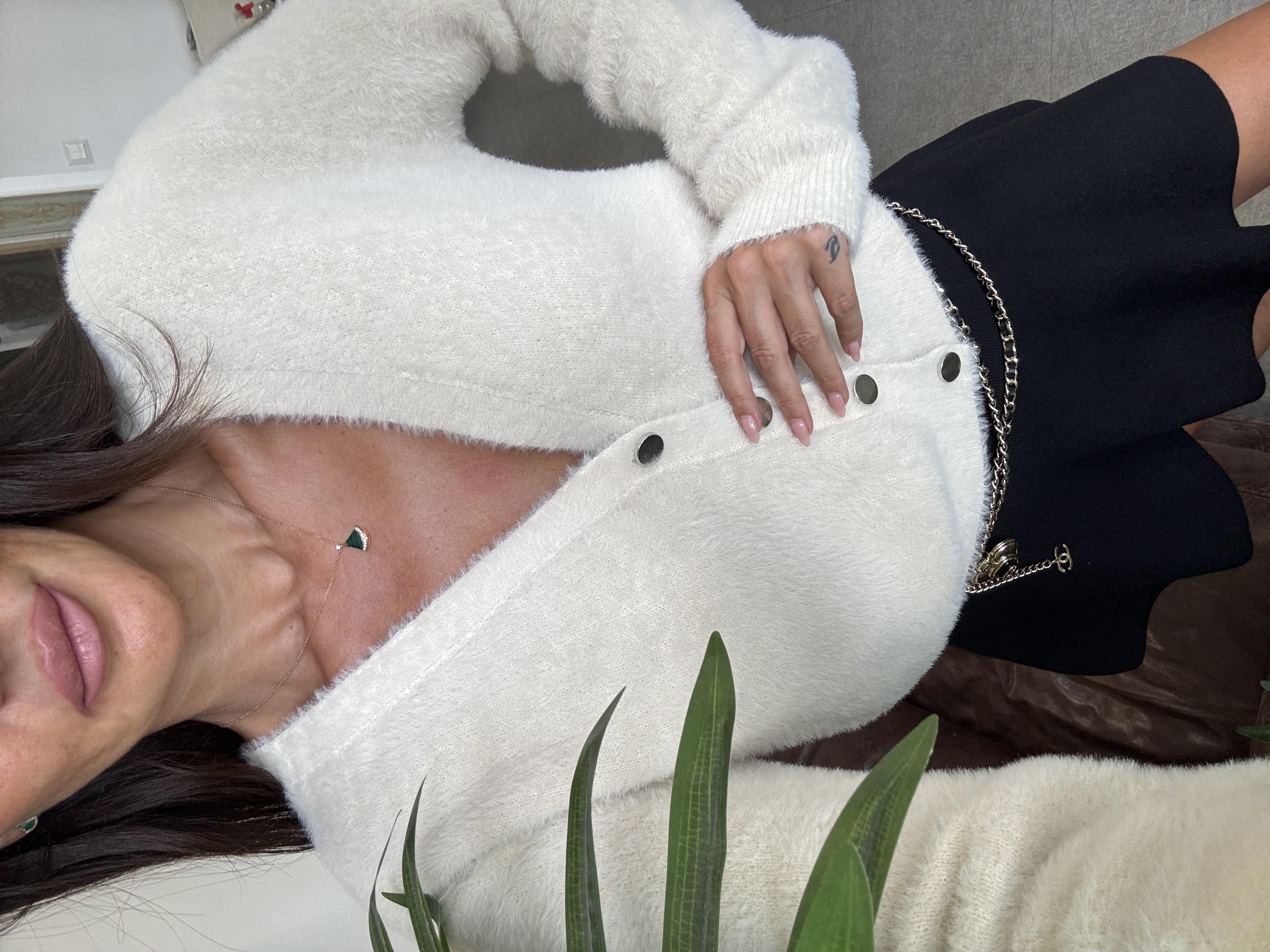 Ekru Düğmeli Sakallı Hırka