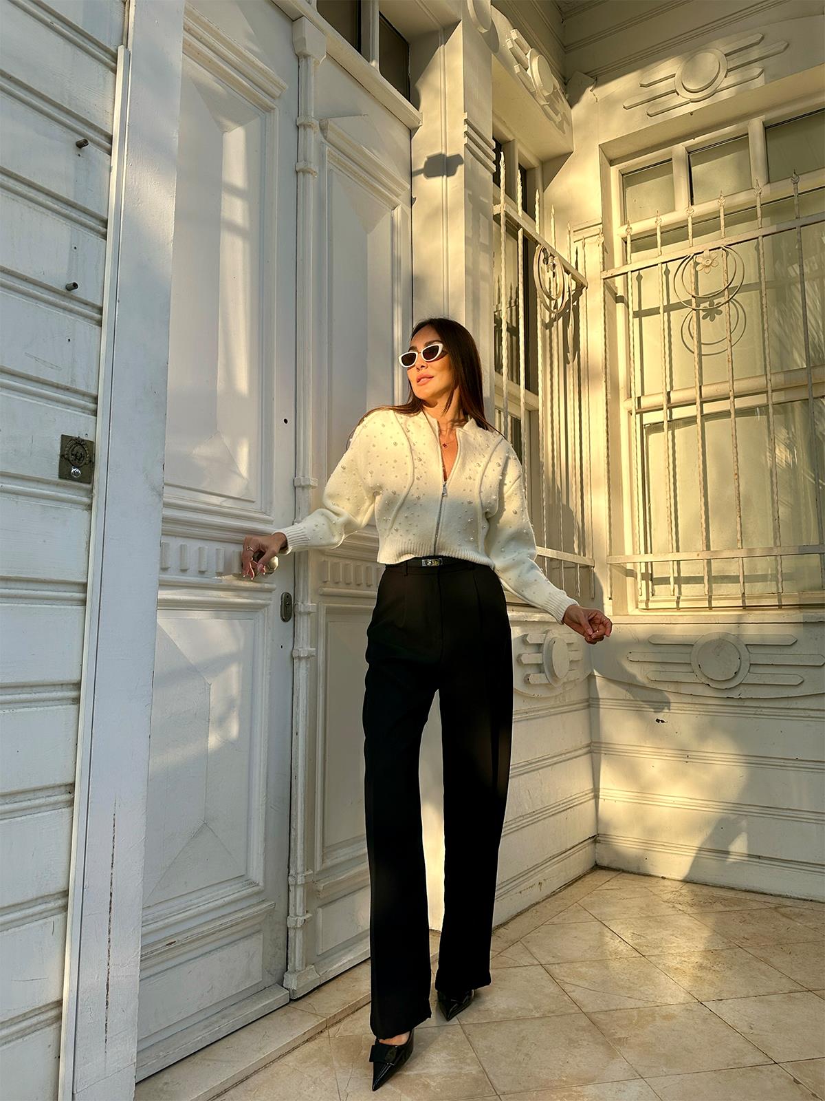 Ekru İnci Taş Detaylı Fermuarlı Hırka