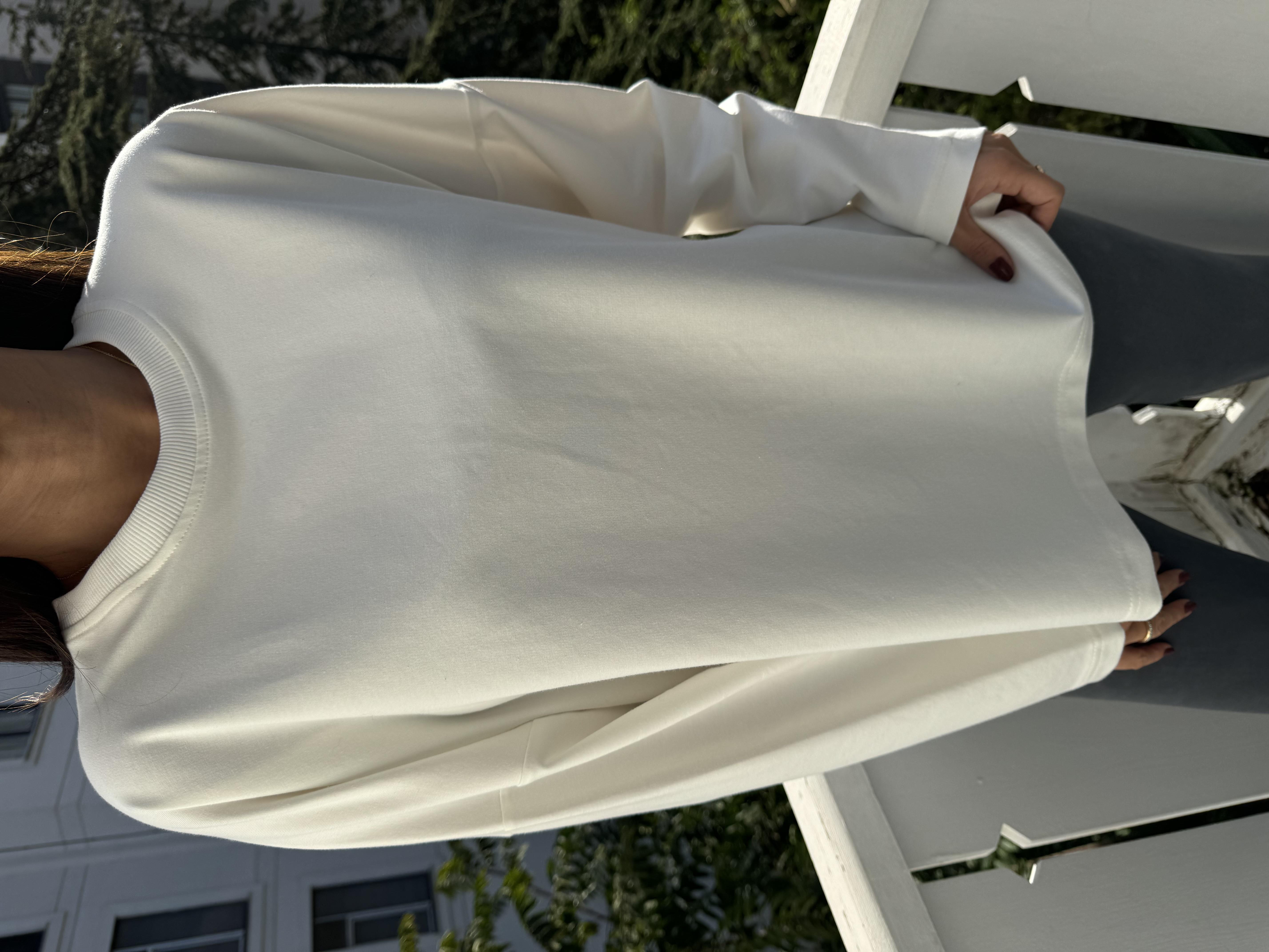 Ekru Oversize Yırtmaçlı Sweatshirt