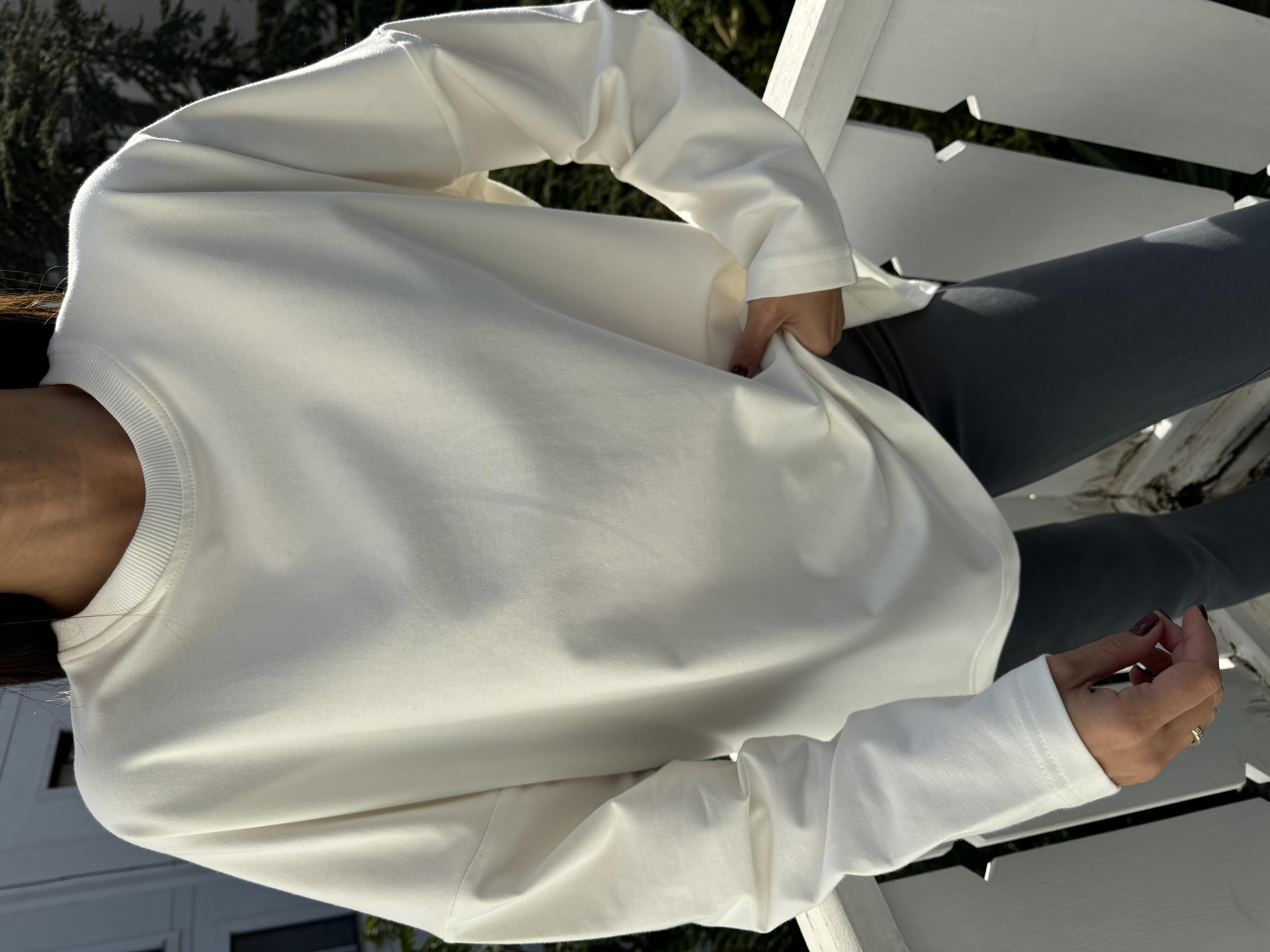 Ekru Oversize Yırtmaçlı Sweatshirt