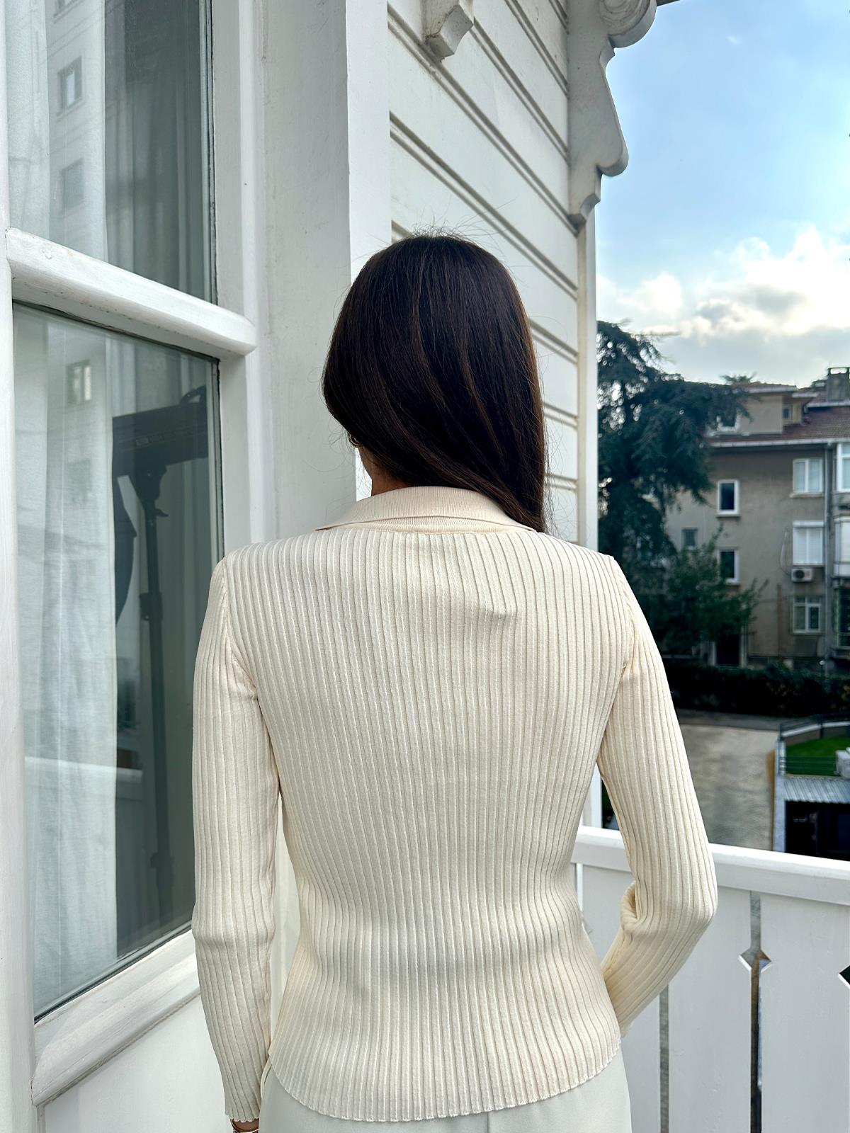 Ekru Polo Yaka Hırka
