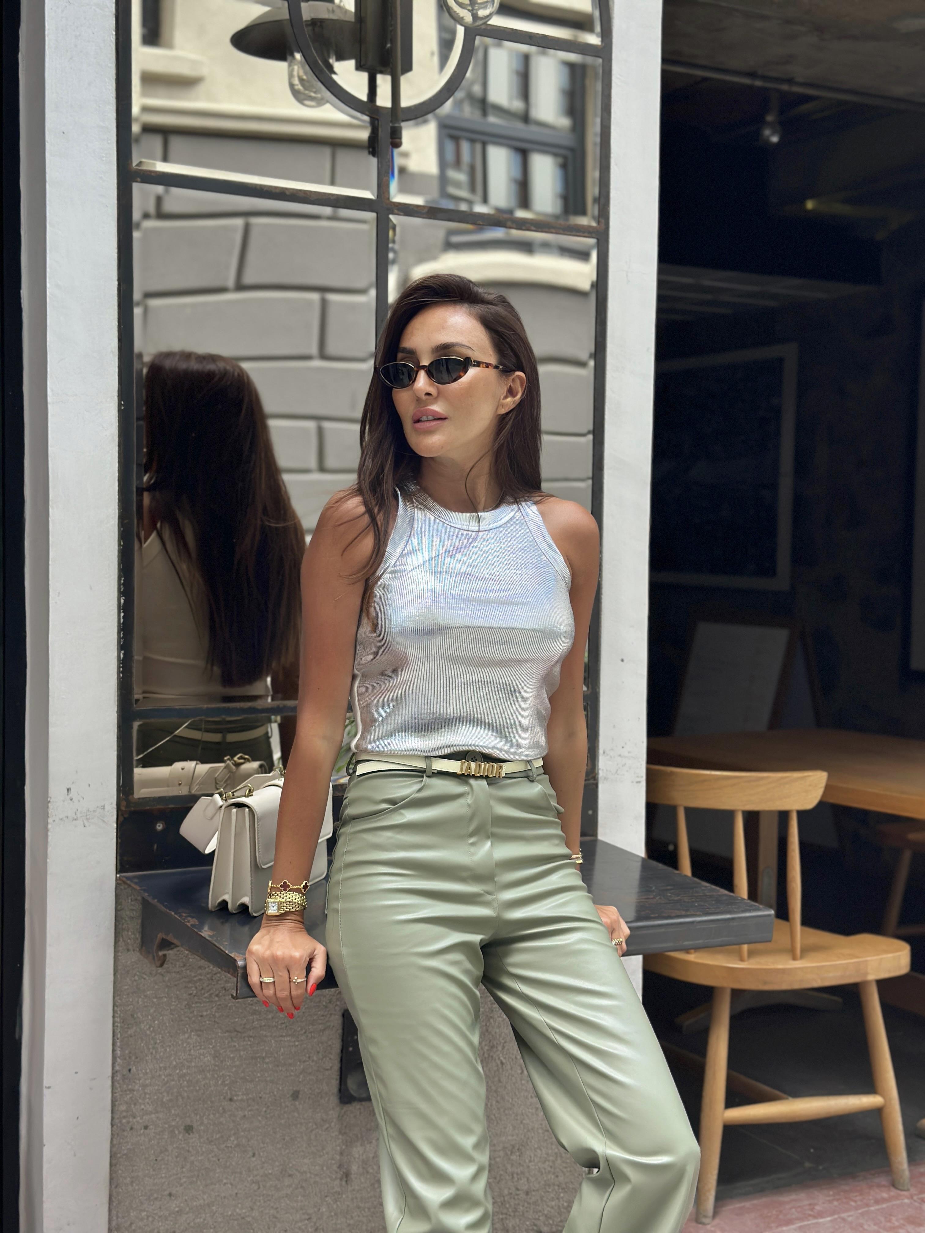 Ekru Sıfır Kol Metalik Atlet