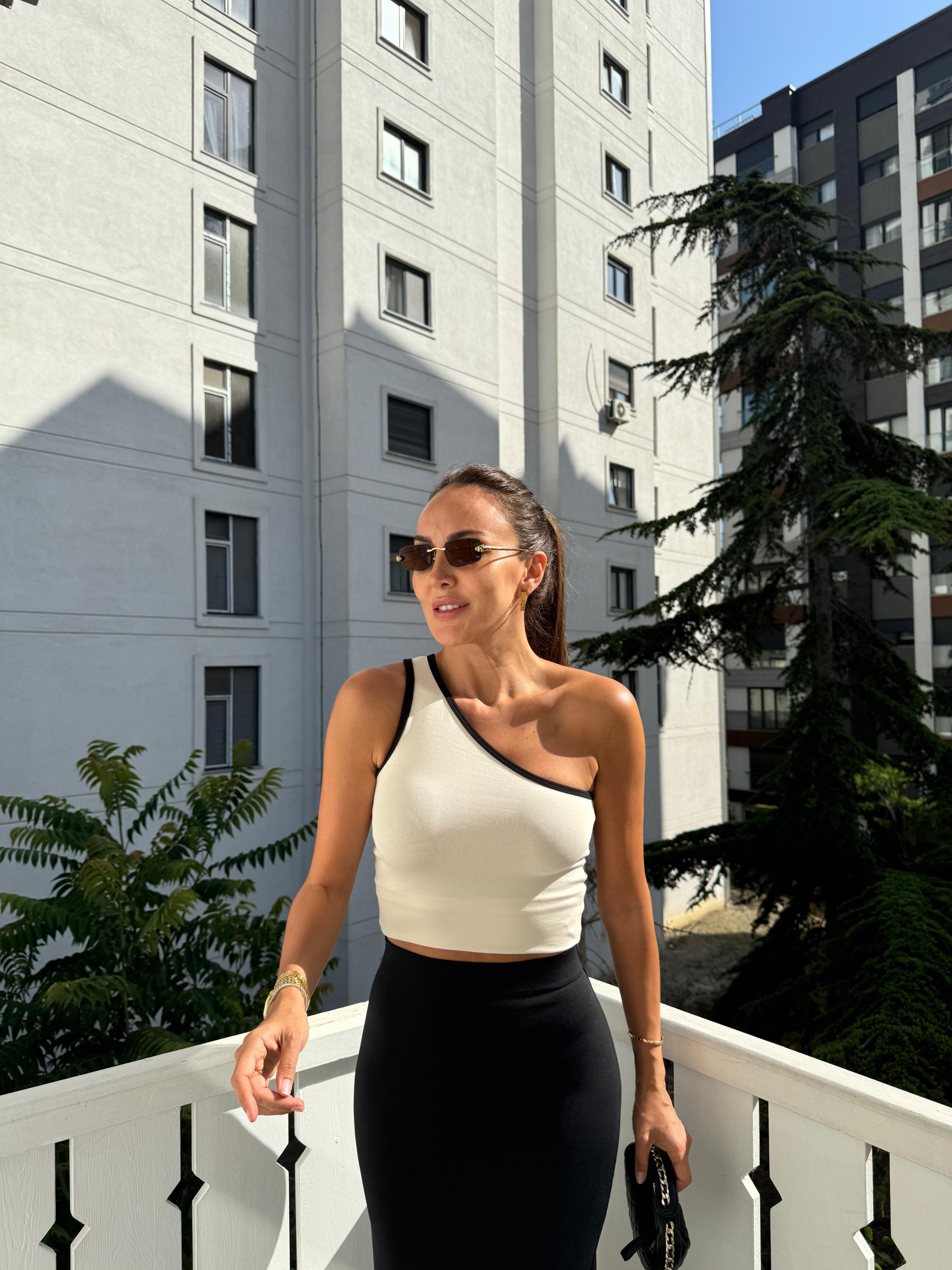 Ekru Tek Kol Biyeli Atlet