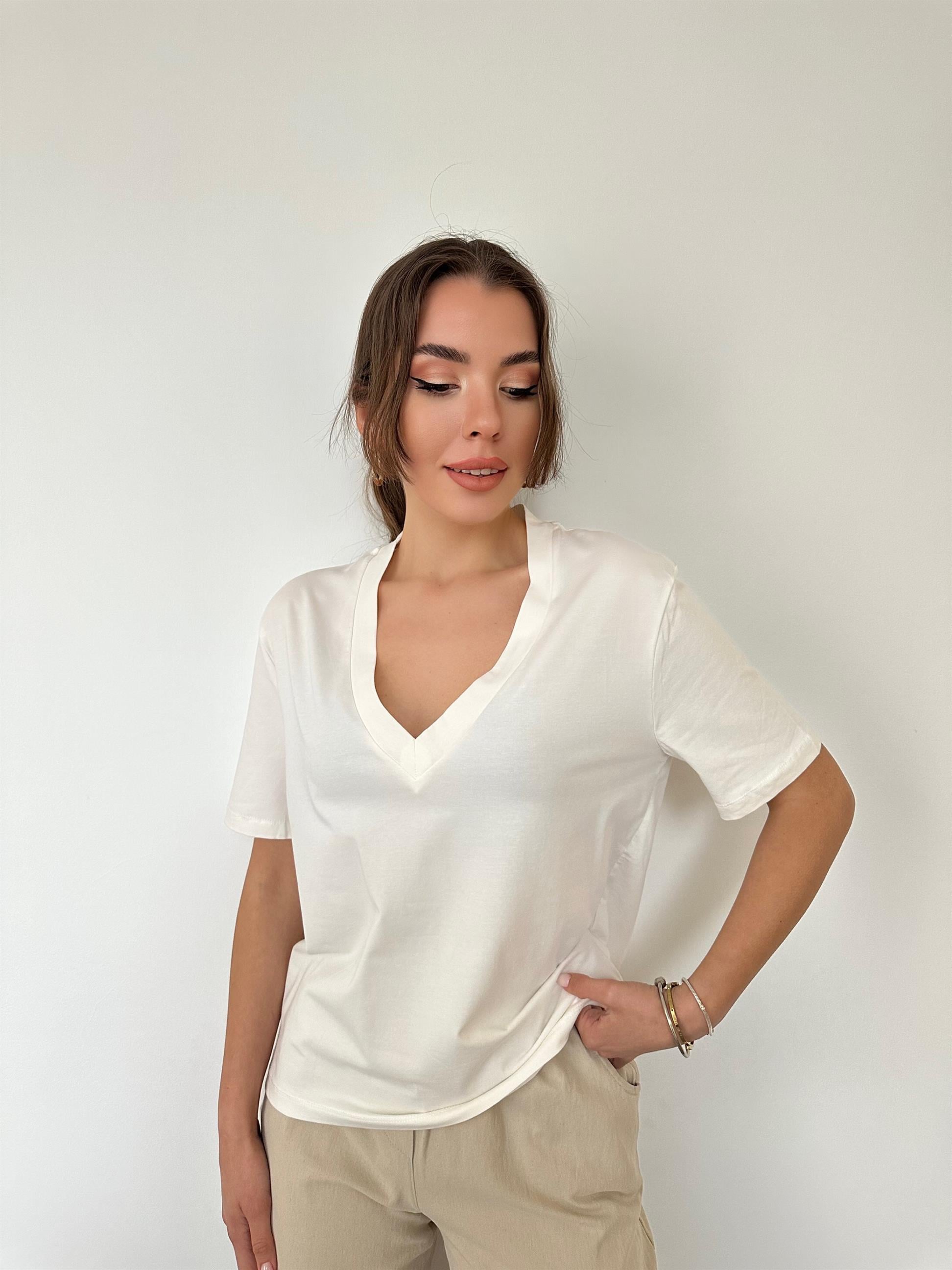 Ekru Marry V Yaka Basic Tişört