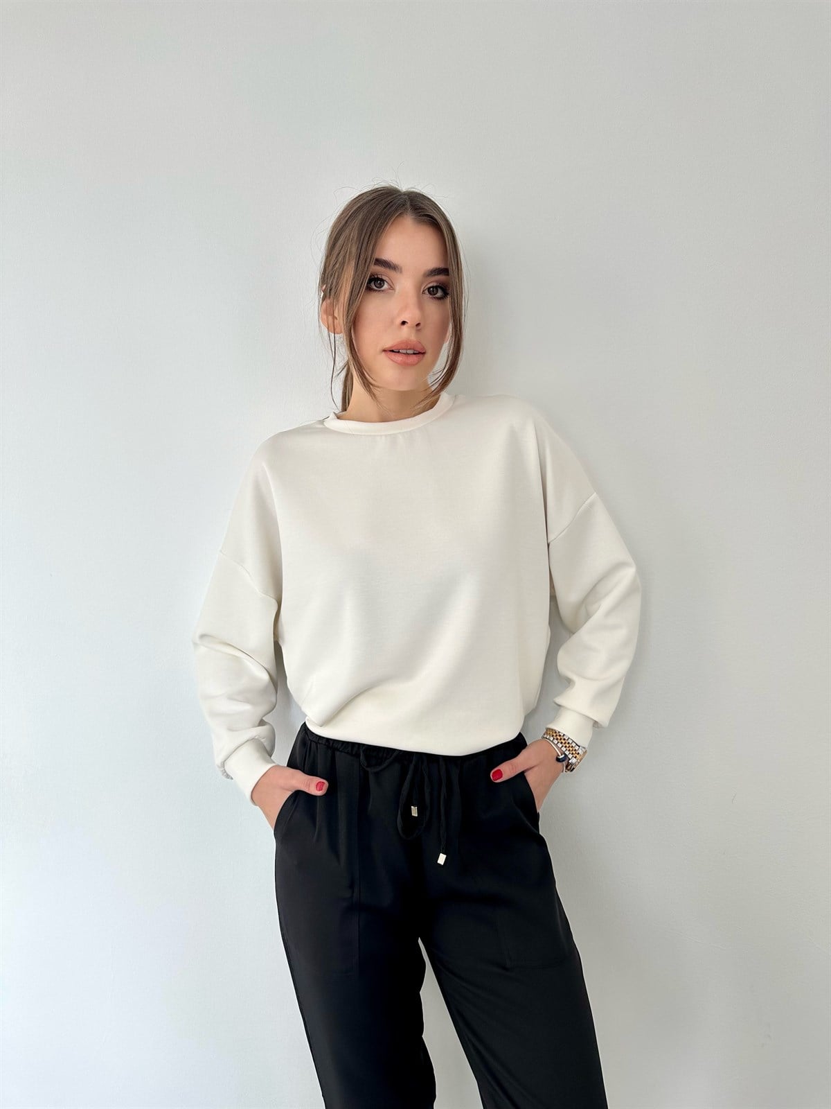 Ekru Yumuşak Dokulu Sweat