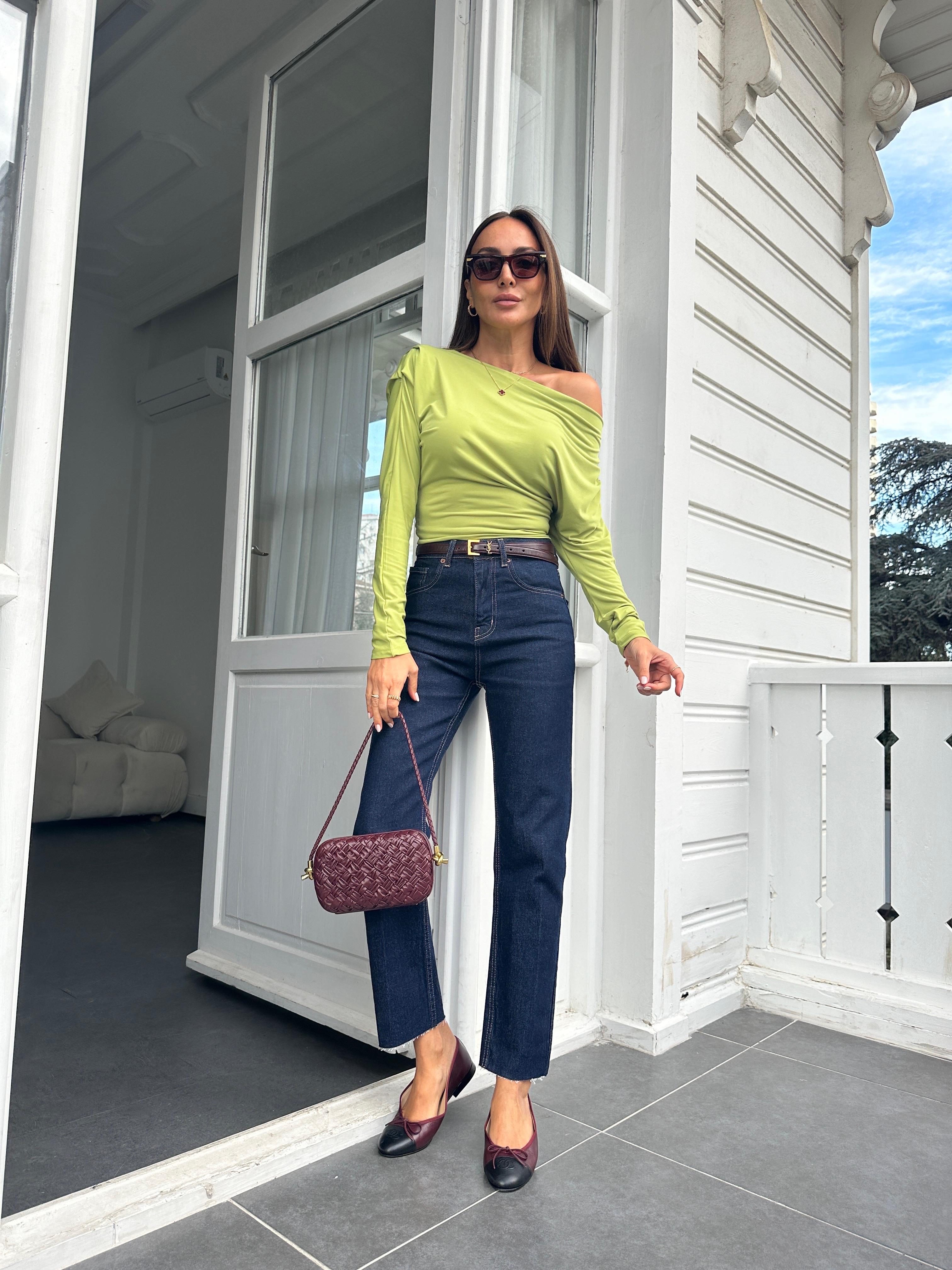 Fıstık Yeşili Omzu Pileli Bluz