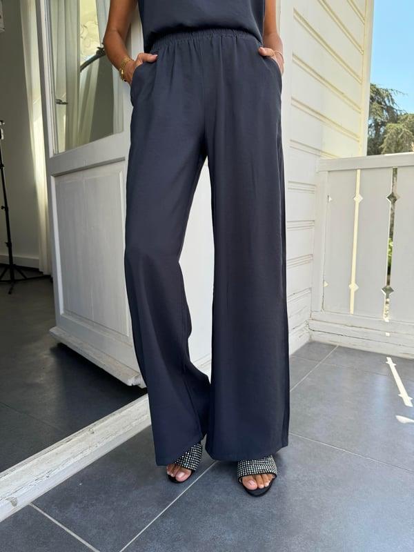 Füme V Yakalı Kolsuz Bluz Pantolon Takım