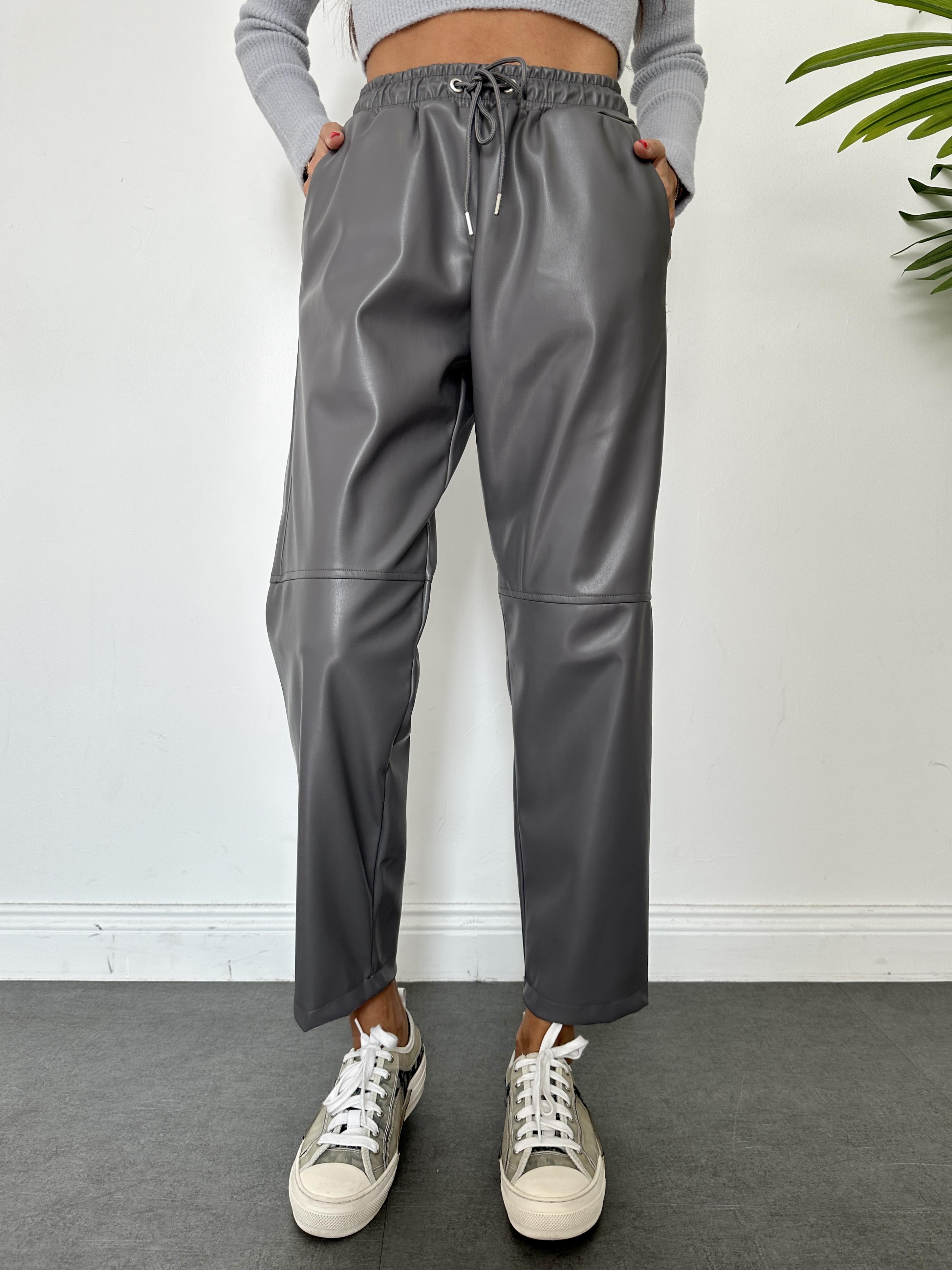 Gri Dizi Dikişli Bağcıklı ve Beli Lastikli Deri Pantolon