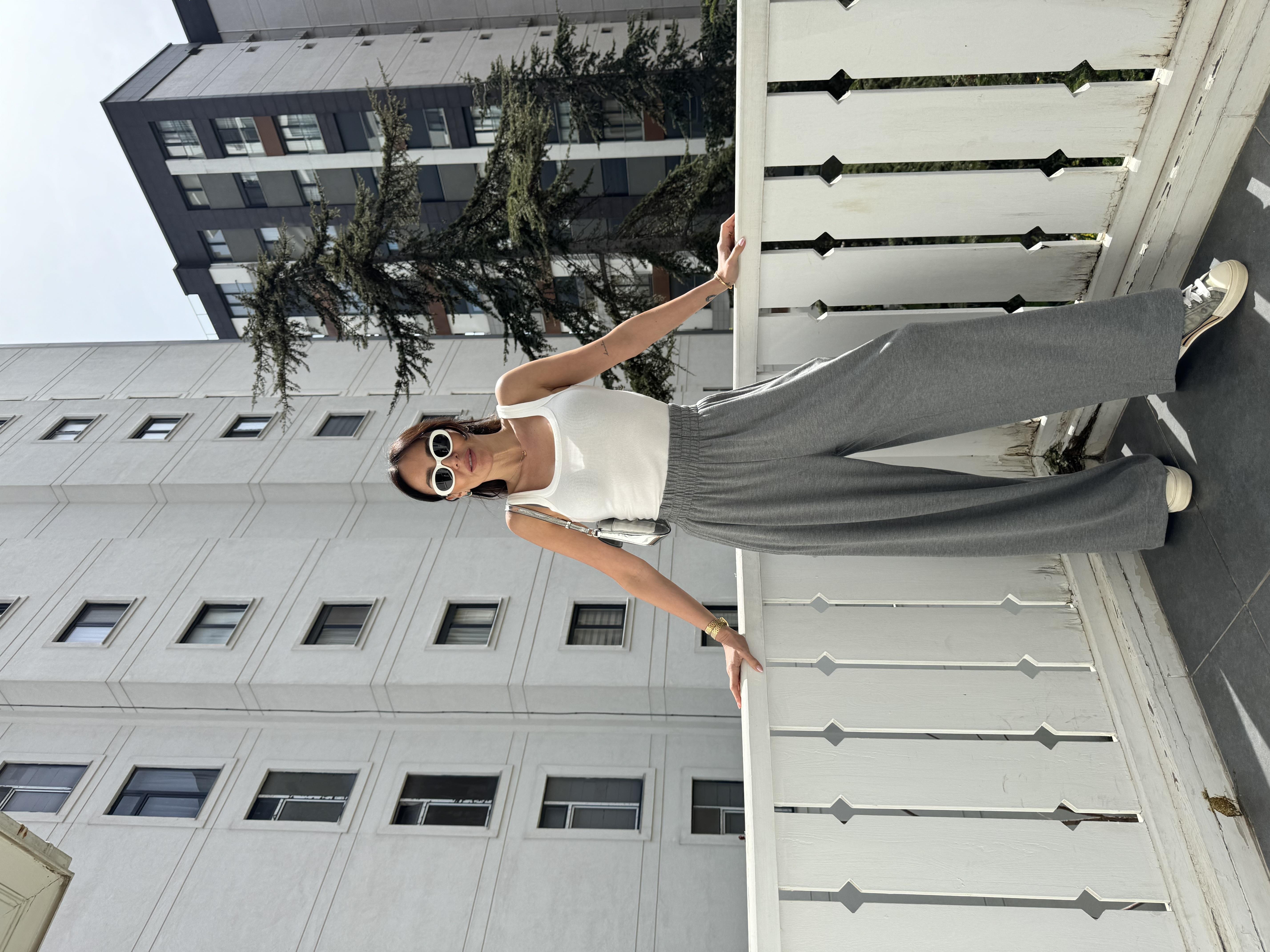 Gri Geniş Paça Eşofman Altı