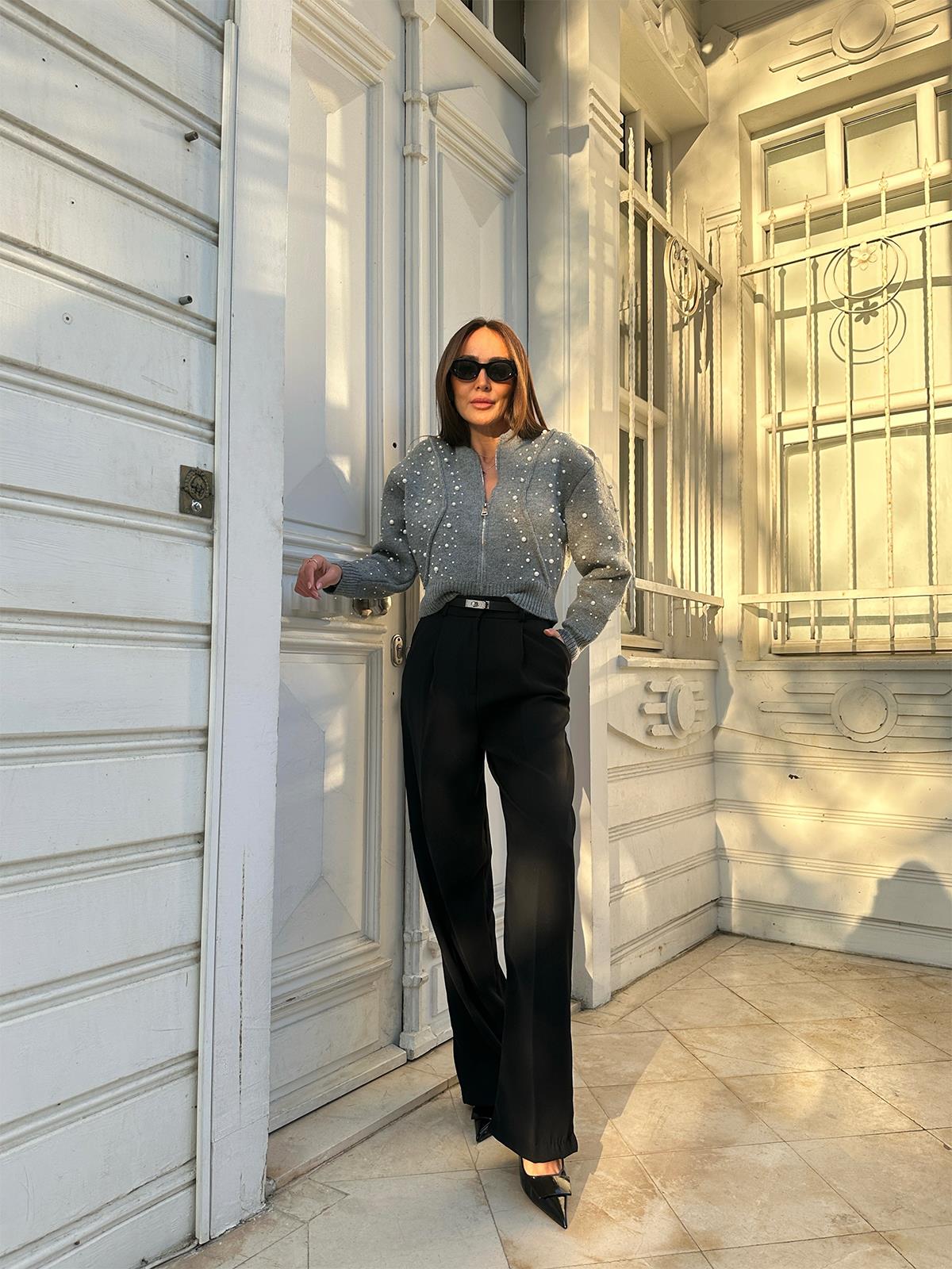 Gri İnci Taş Detaylı Fermuarlı Hırka