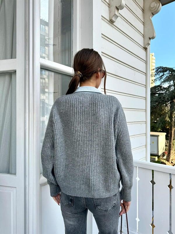 Gri Kotlu Çıtçıtlı Hırka