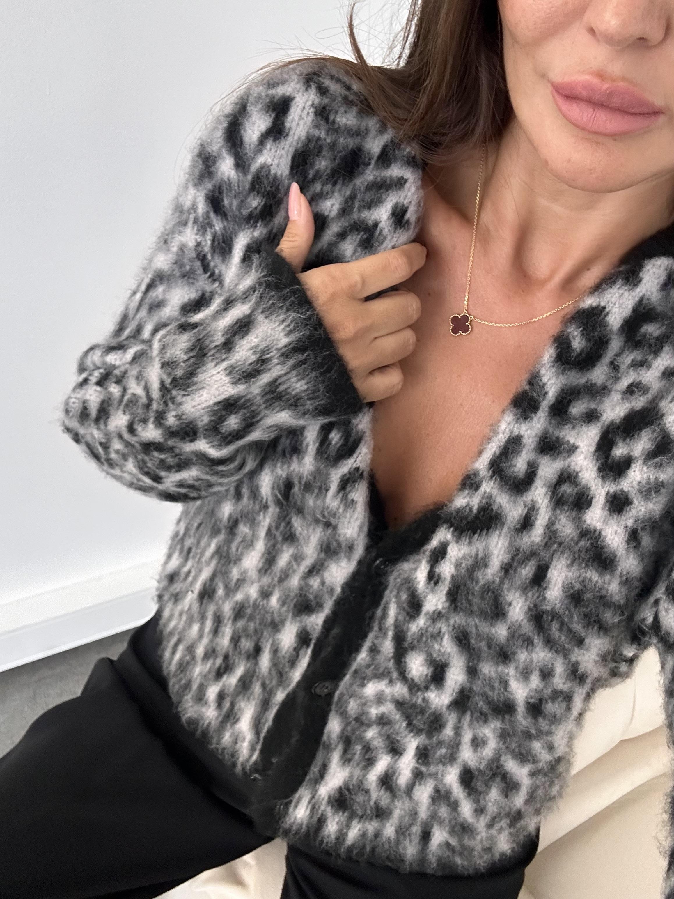 Gri Leopar Sakallı Triko Hırka
