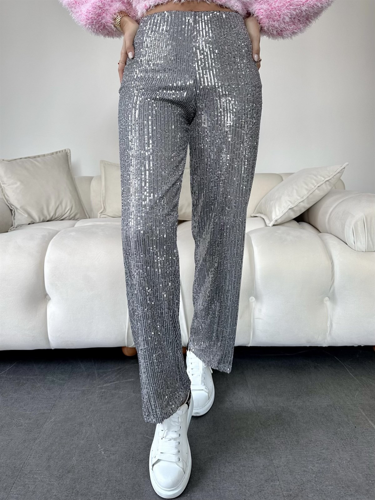 Gri Payet İşlemeli Kumaş Pantolon
