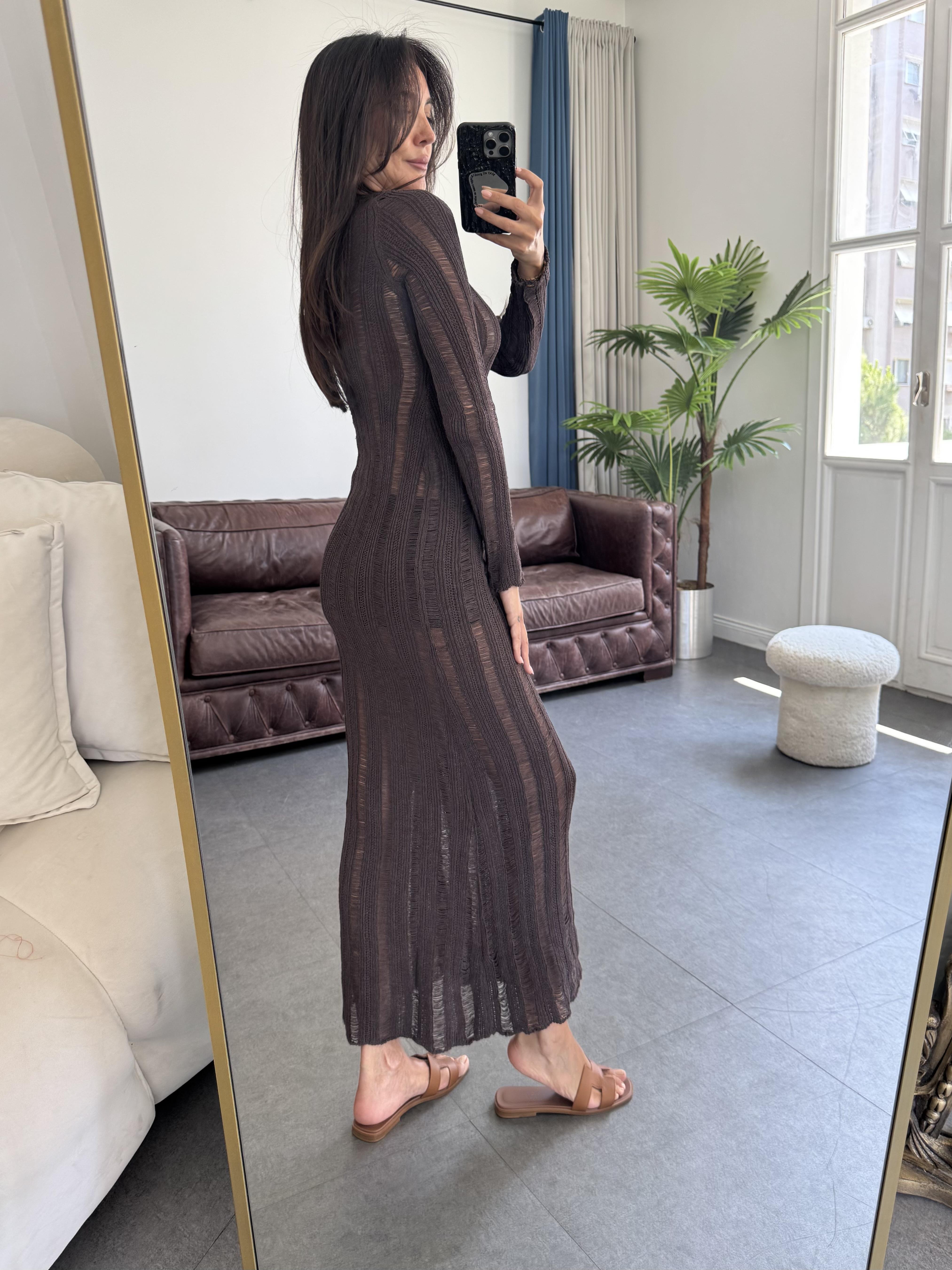 Kahve V Yaka Sökük Detaylı Elbise