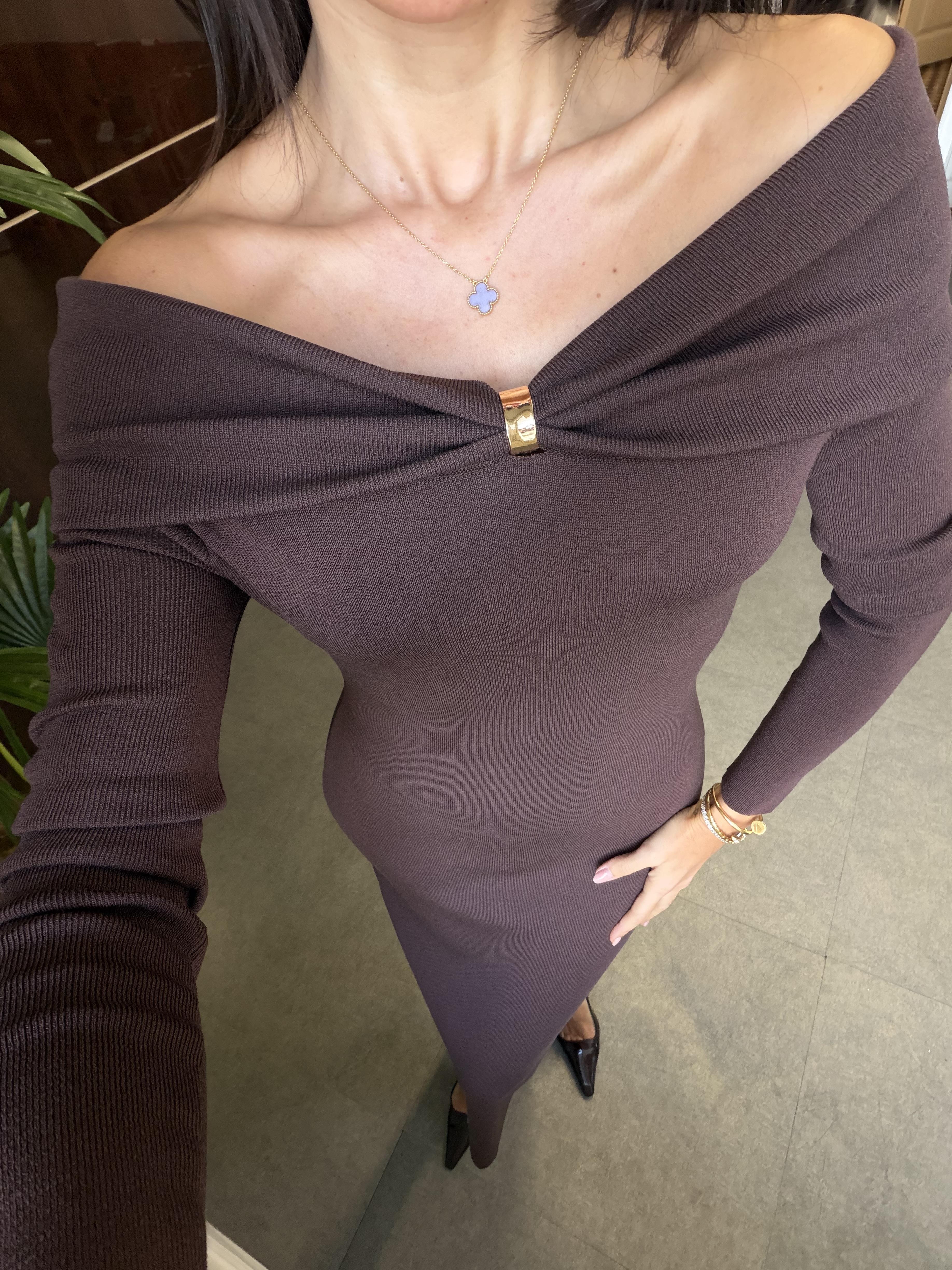 Kahve Bardot Yaka Aksesuar Detaylı Triko Elbise