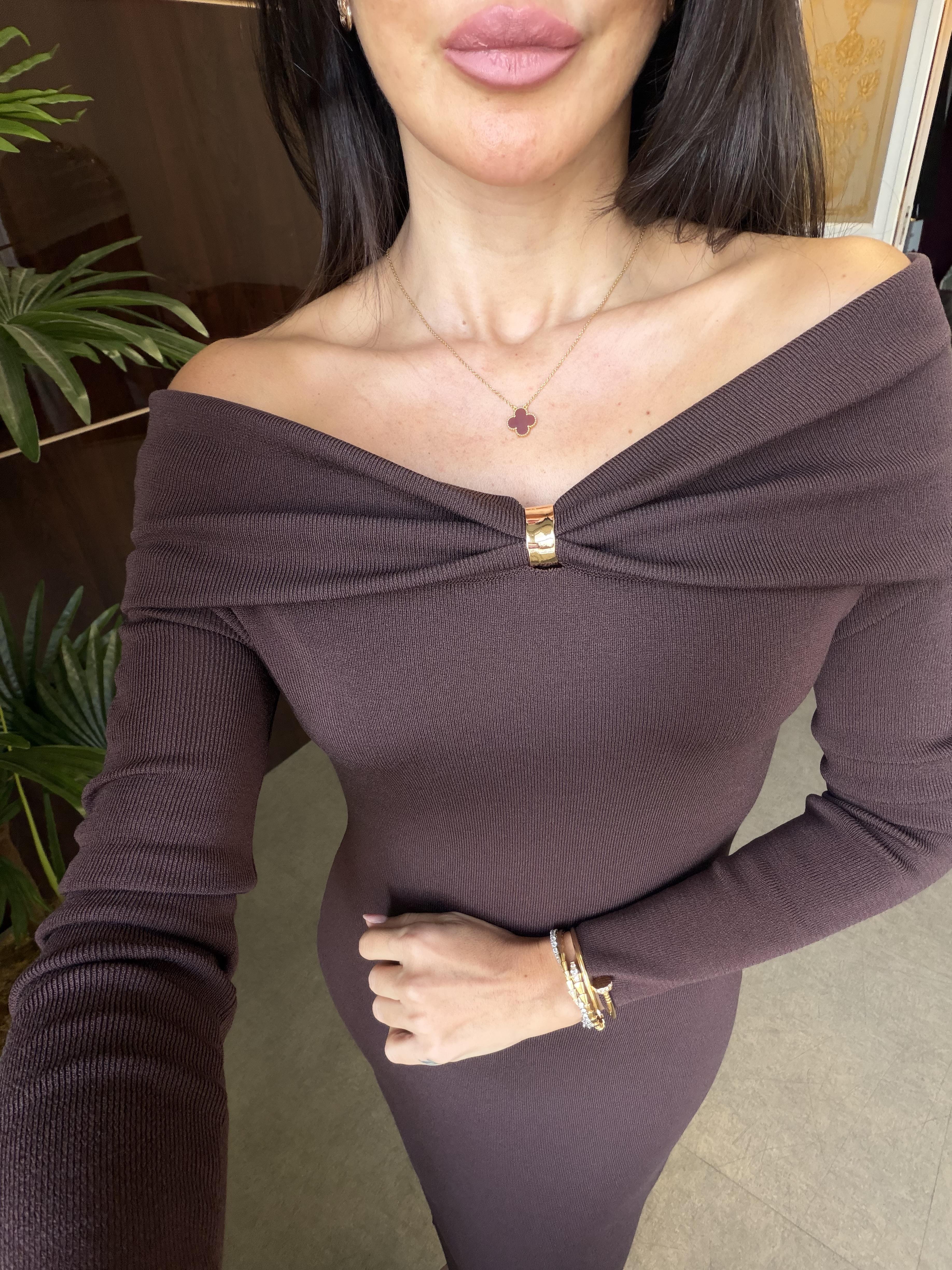 Kahve Bardot Yaka Aksesuar Detaylı Triko Elbise