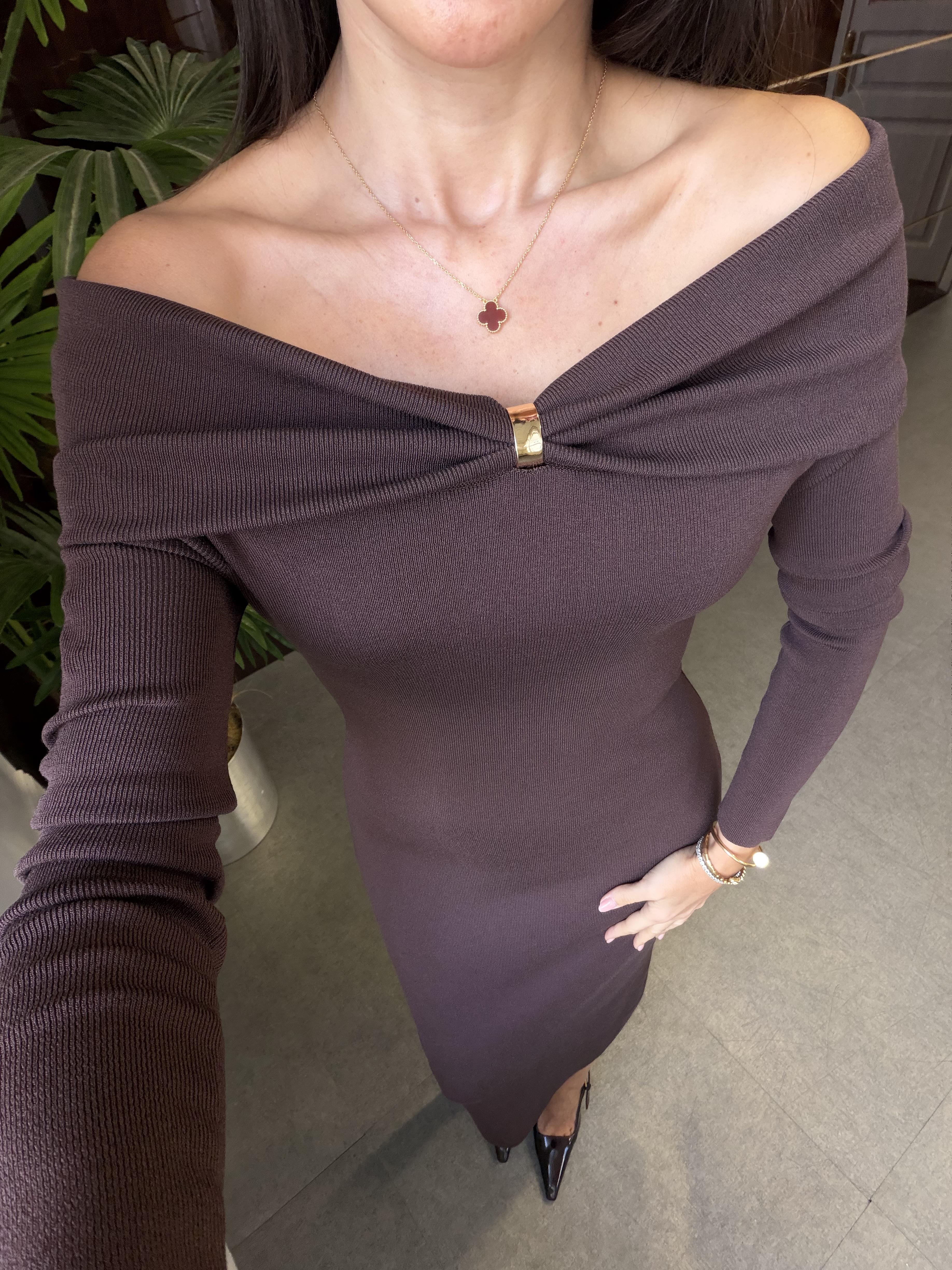 Kahve Bardot Yaka Aksesuar Detaylı Triko Elbise