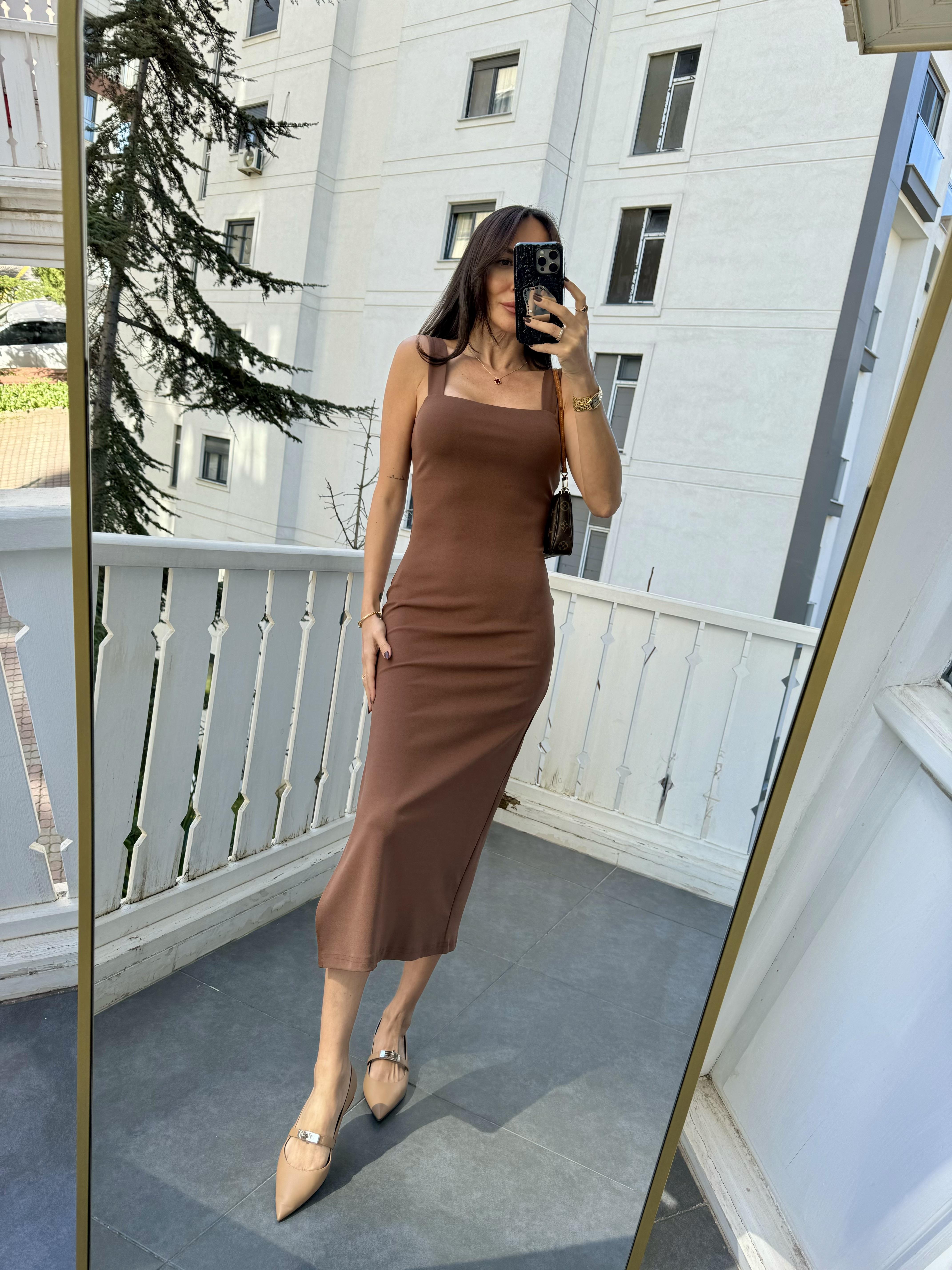 Kahve Kare Yaka Midi Elbise