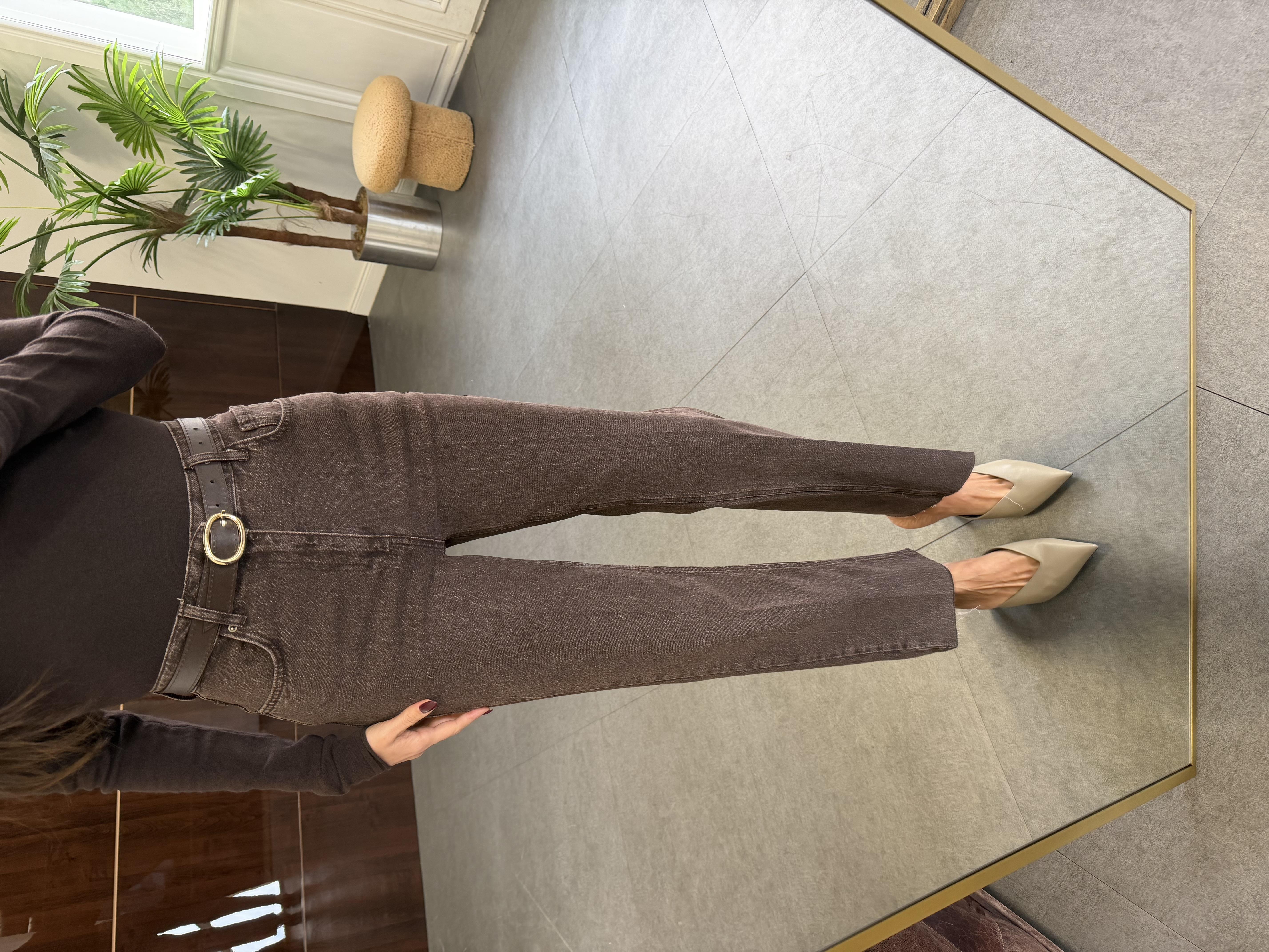 Kahve Kemerli Straight Düz Kesim Jean