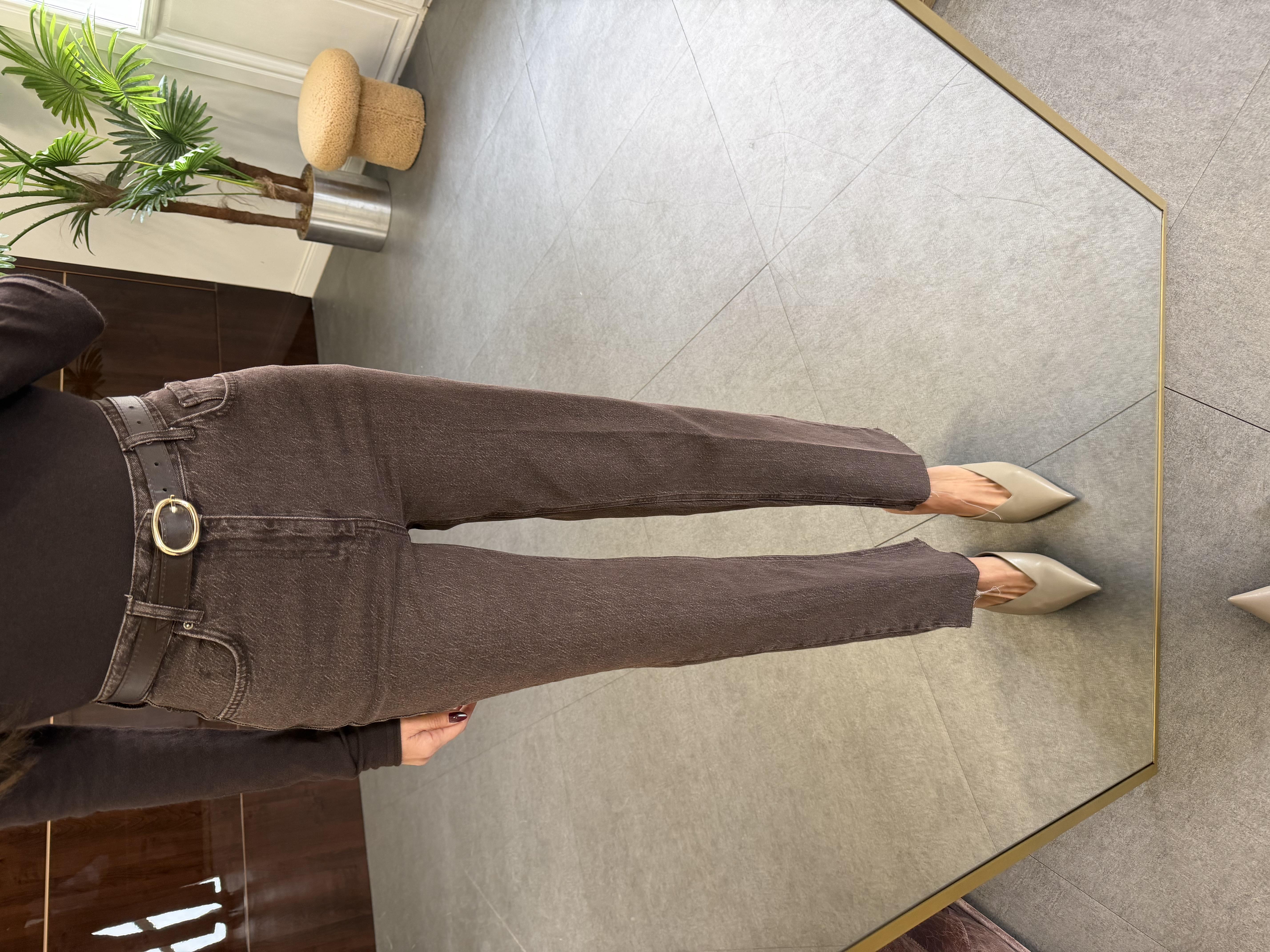 Kahve Kemerli Straight Düz Kesim Jean