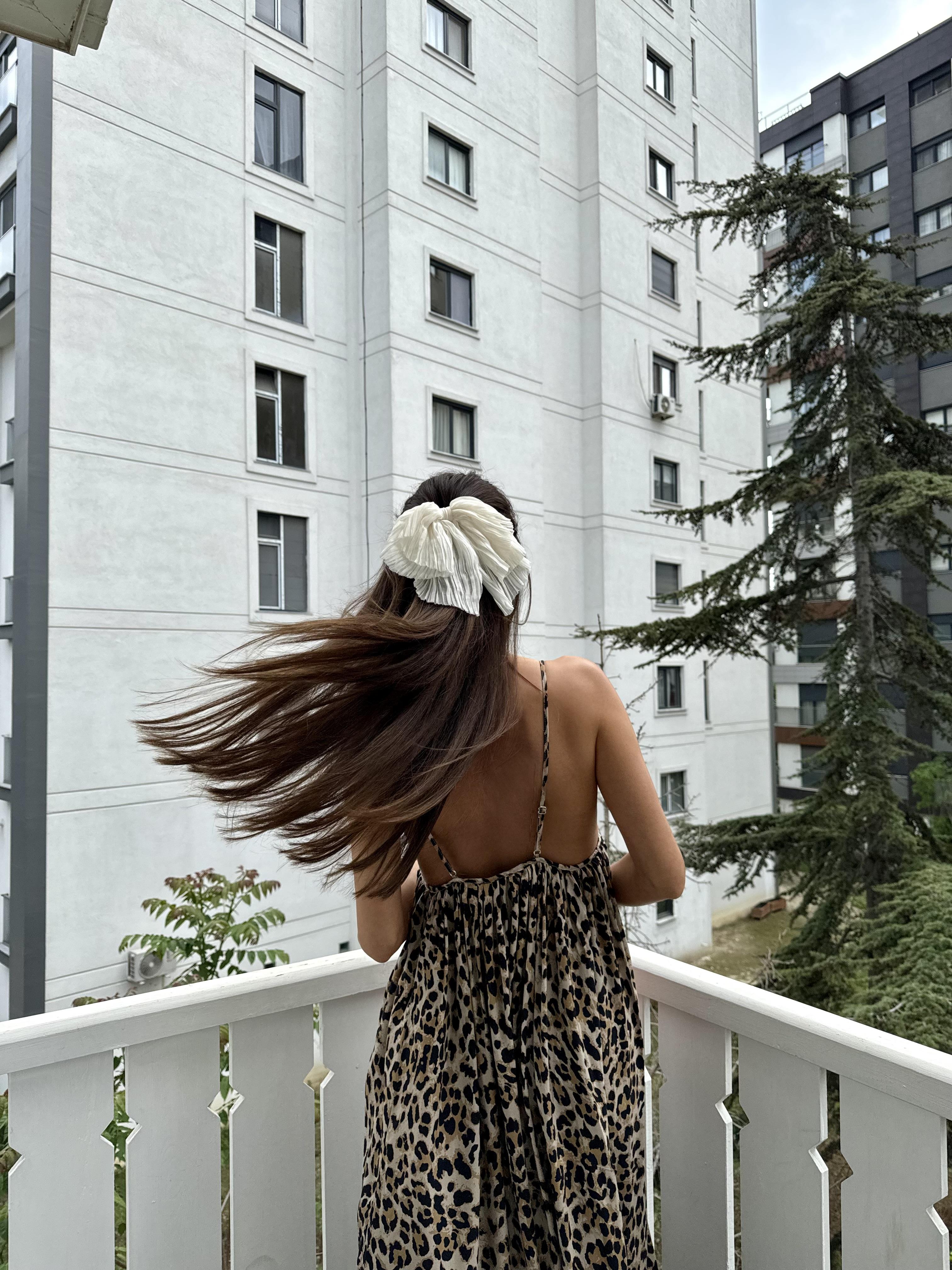 Kahve Leopar Sırt Detaylı Elbise