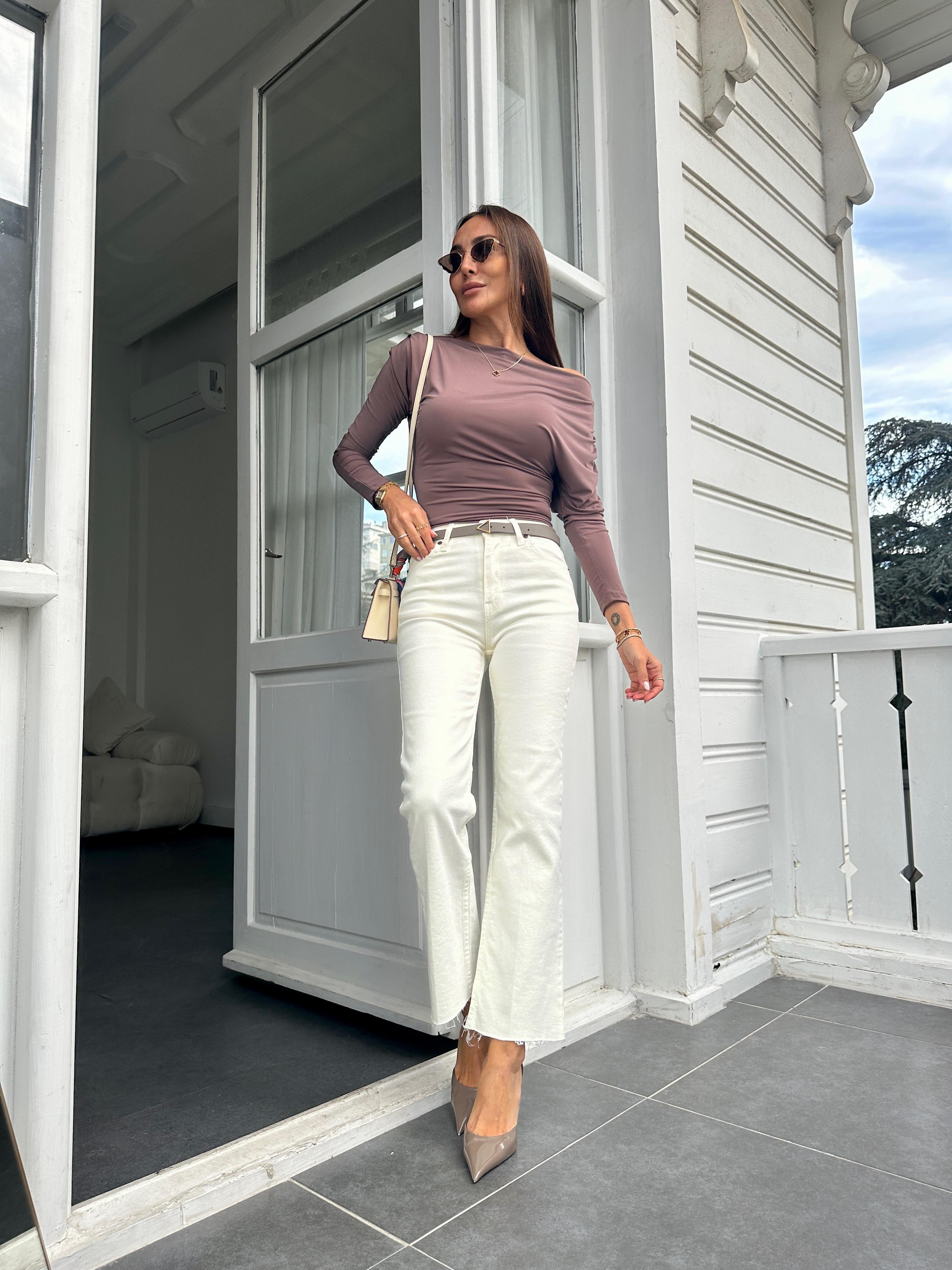 Kahve Omzu Pileli Bluz