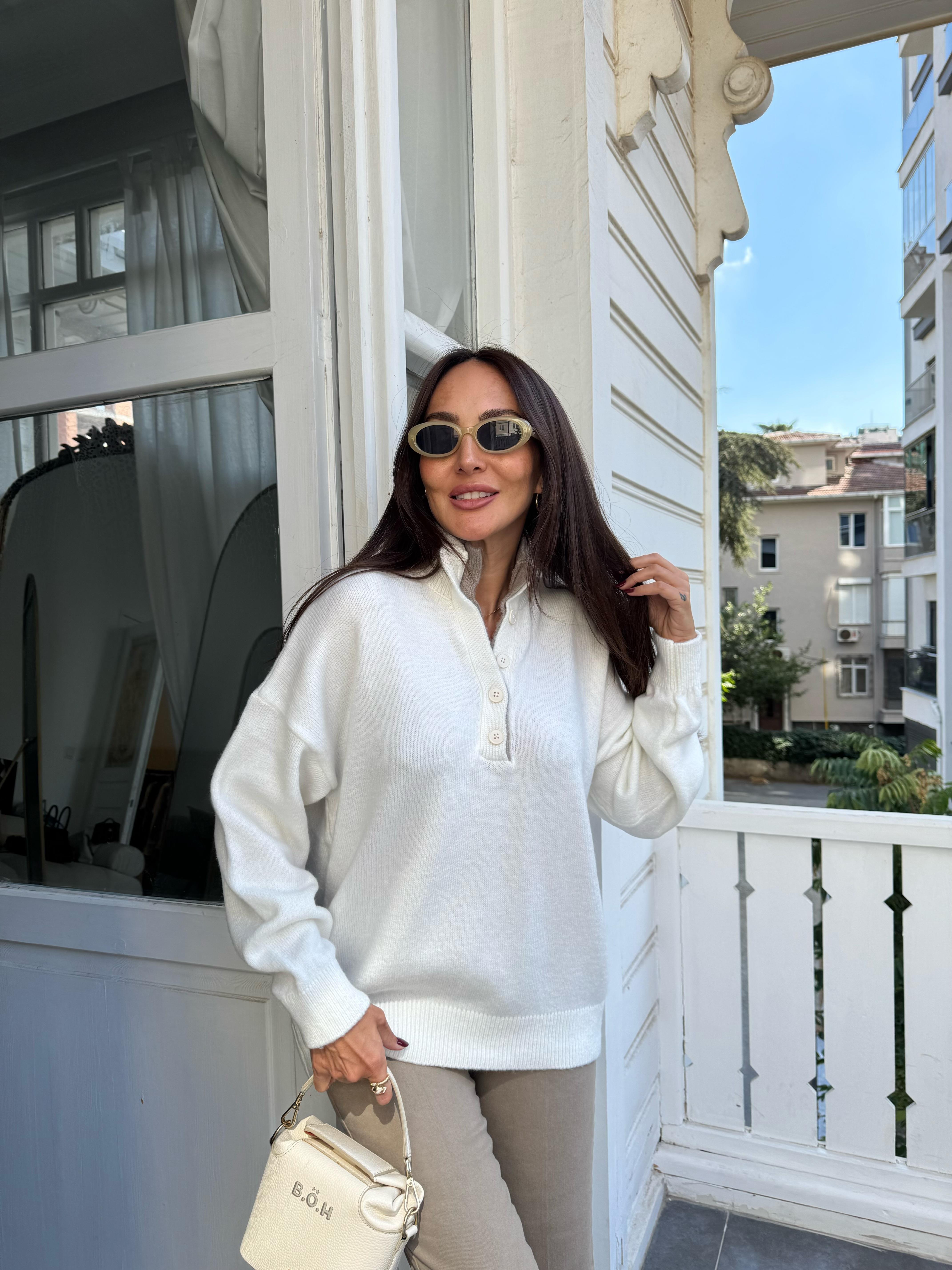 Kemik İki Patlı Düğmeli Kazak