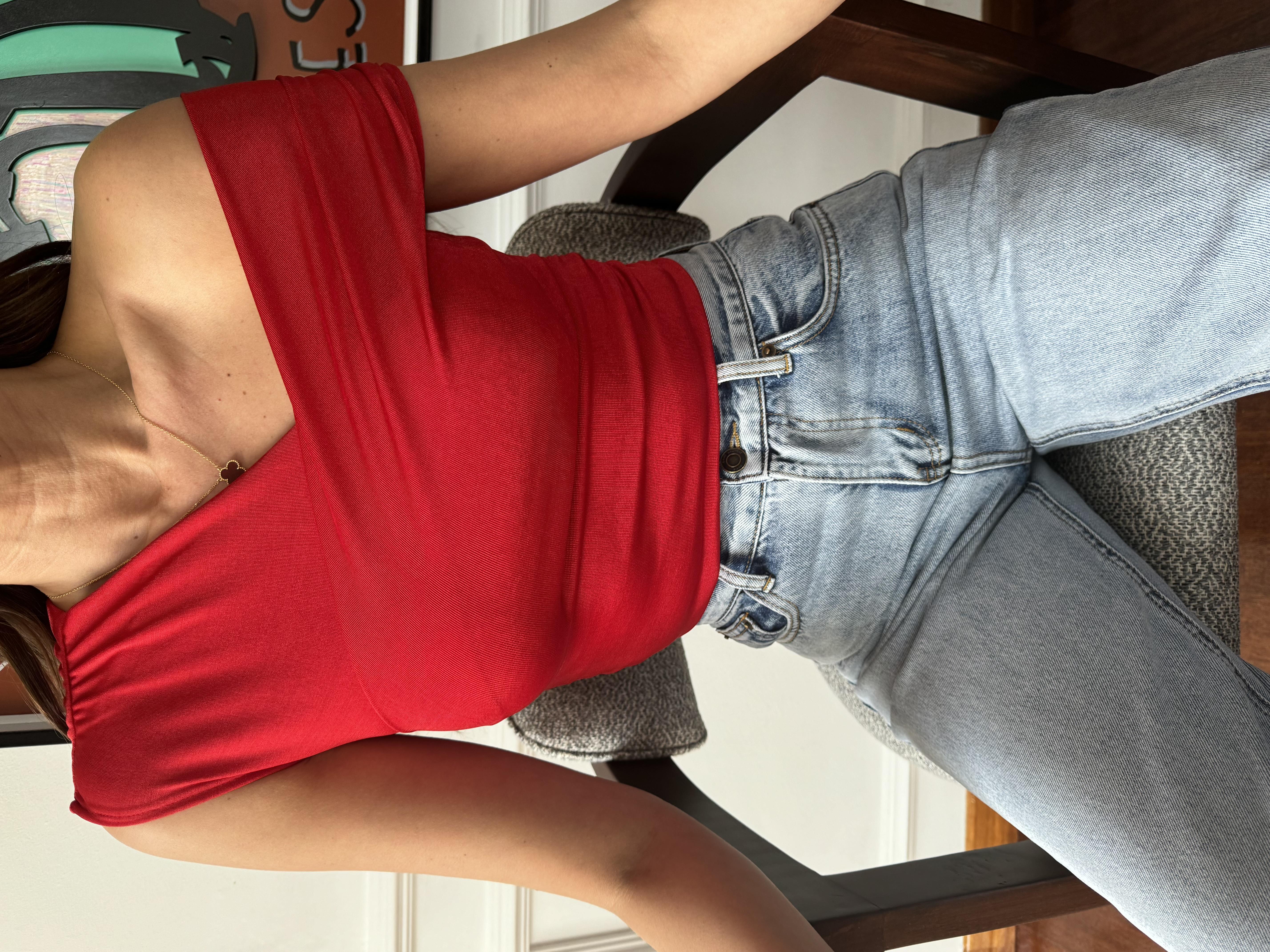 Kırmızı Asimetrik Kolsuz Bluz