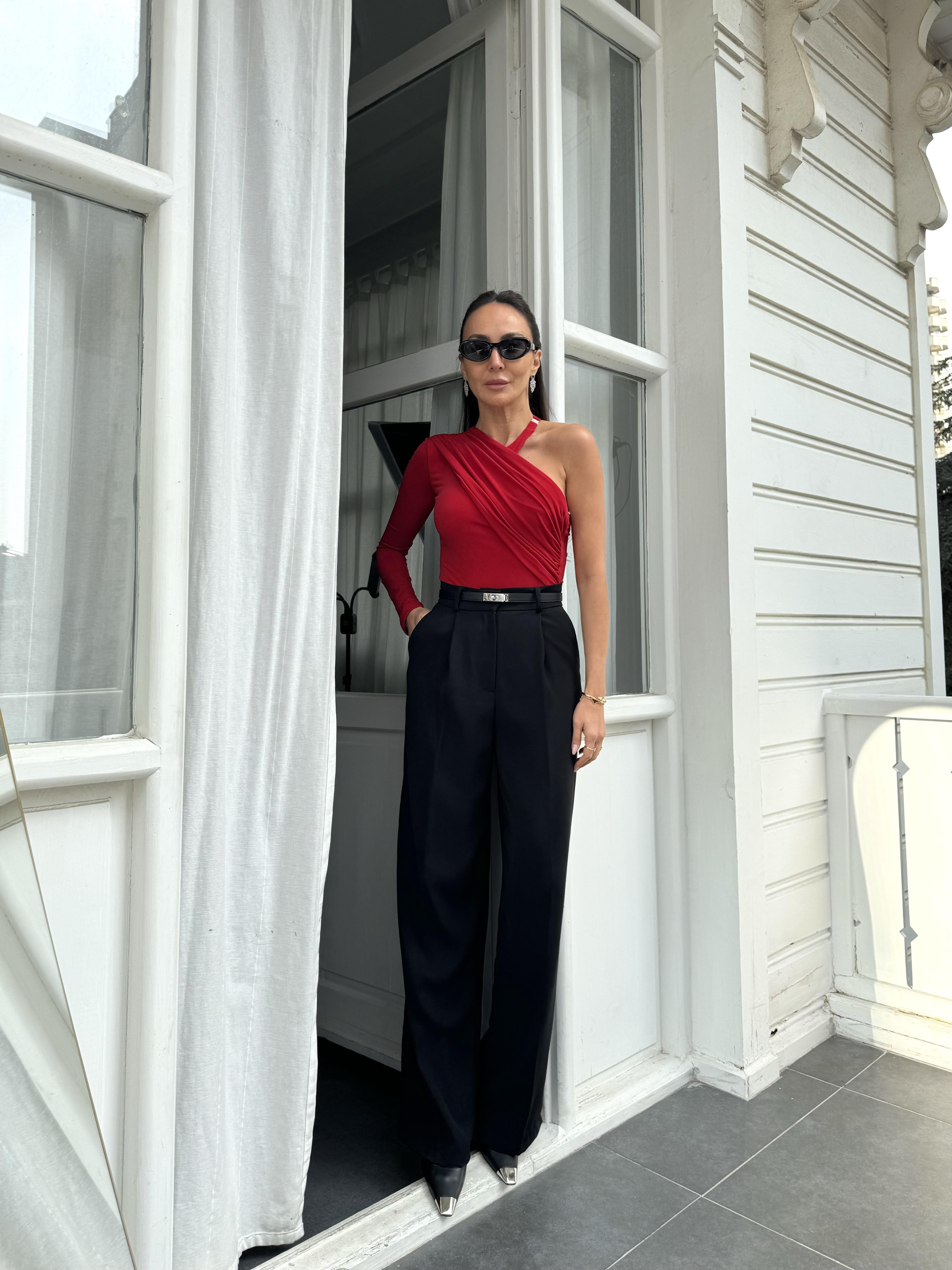 Kırmızı Boyun Detaylı Drape Bodysuit