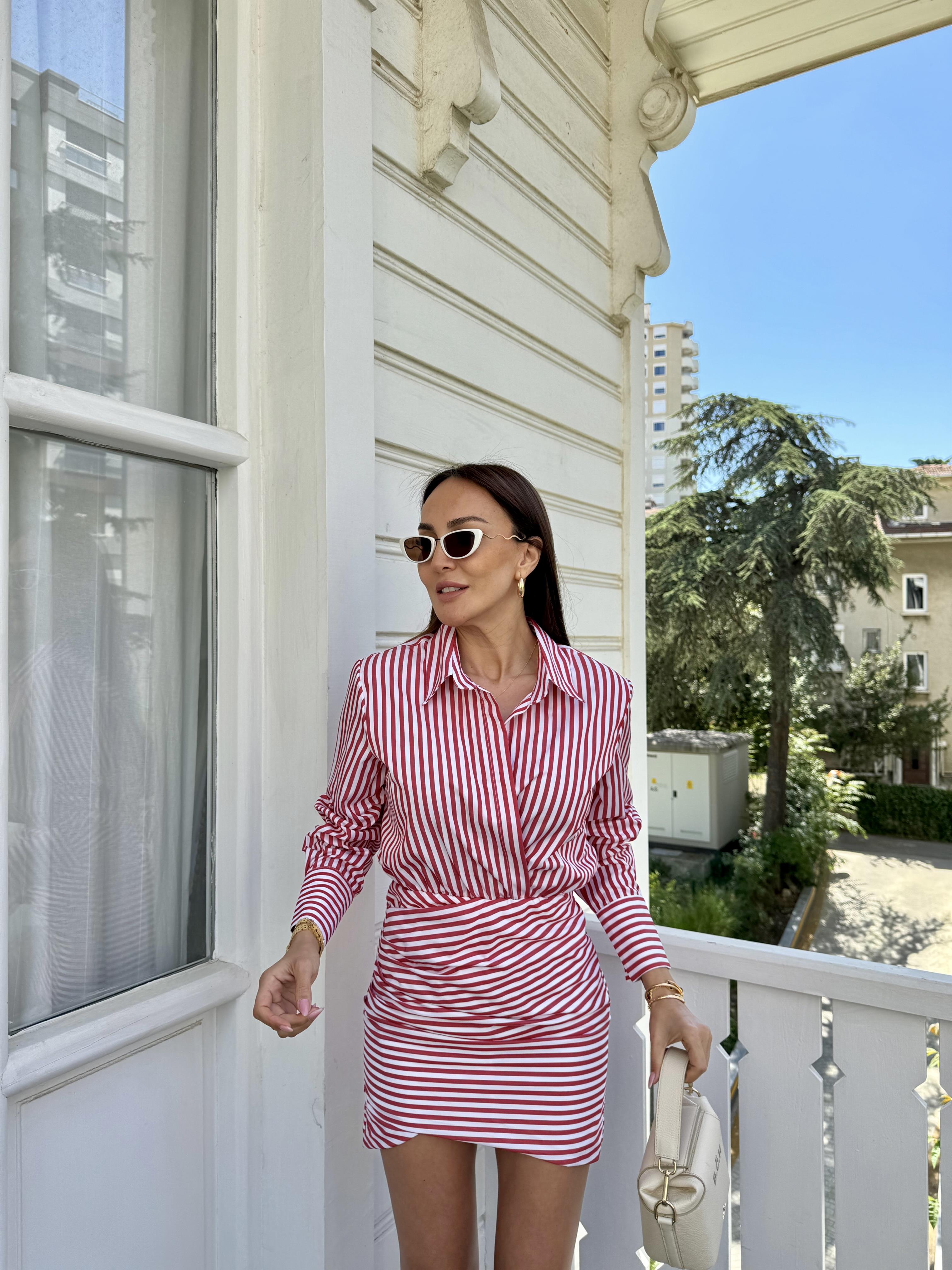 Kırmızı Çizgili Gömlek Elbise