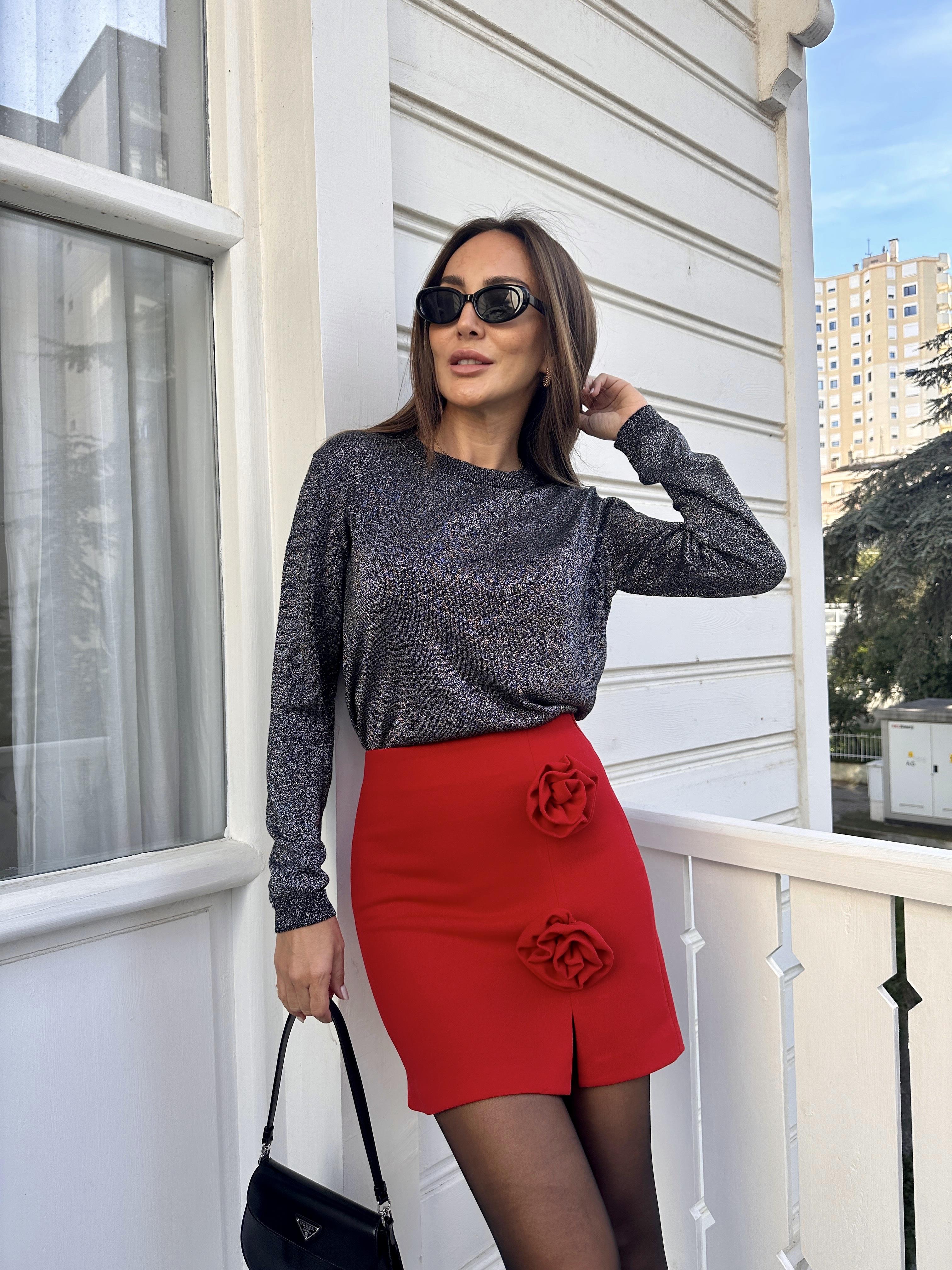 Kırmızı Gül Detaylı Mini Etek