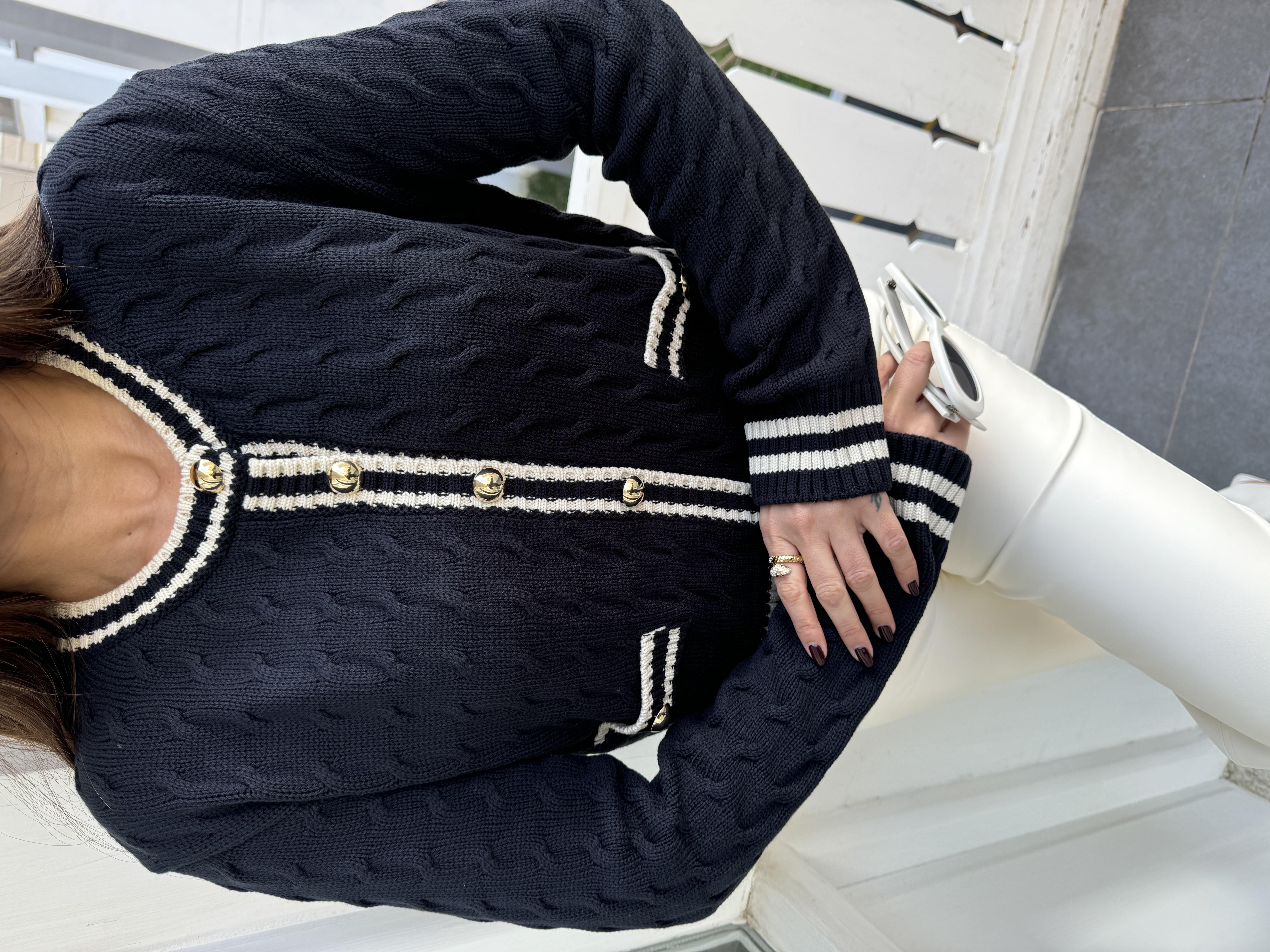 Lacivert Bisiklet Yaka Çizgili Düğmeli Triko Hırka