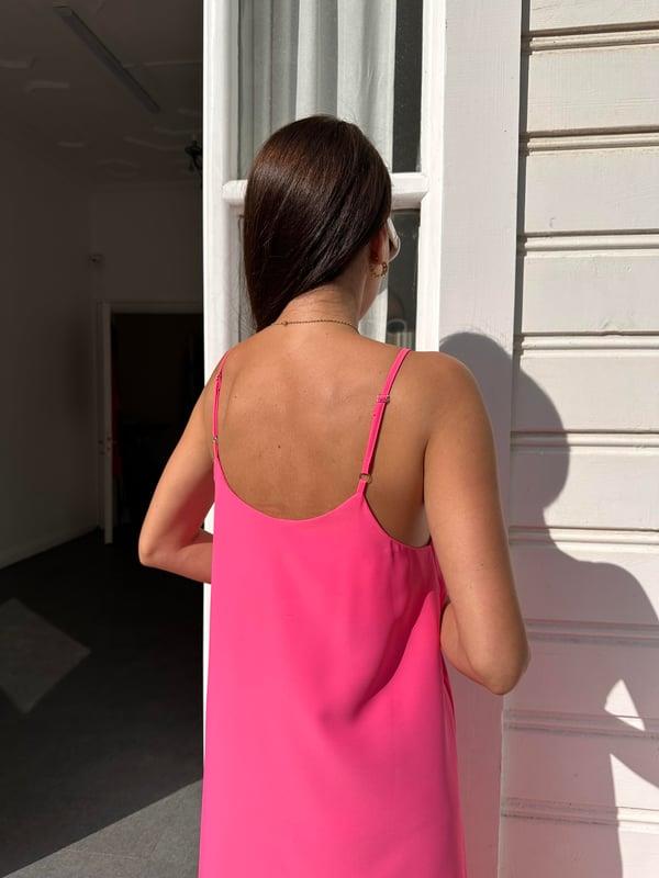 Pembe Etek Ucu Volanlı Uzun Elbise