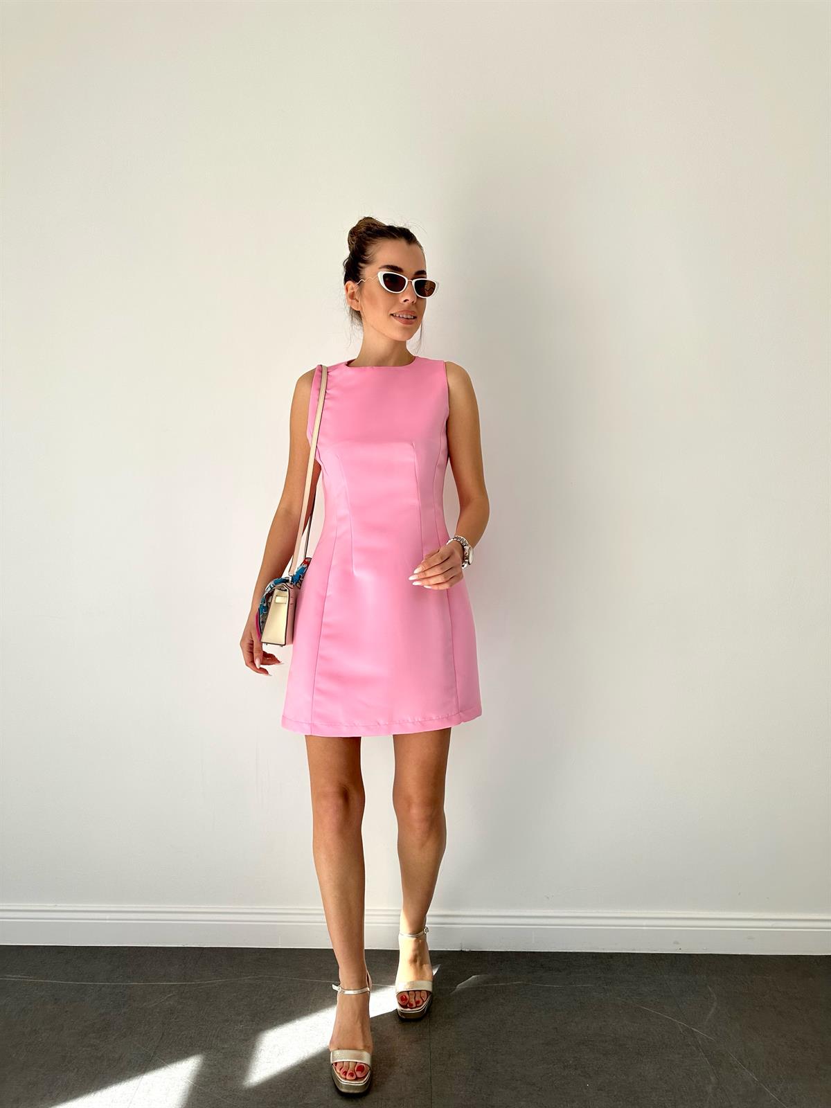 Pembe Kolsuz Saten Elbise
