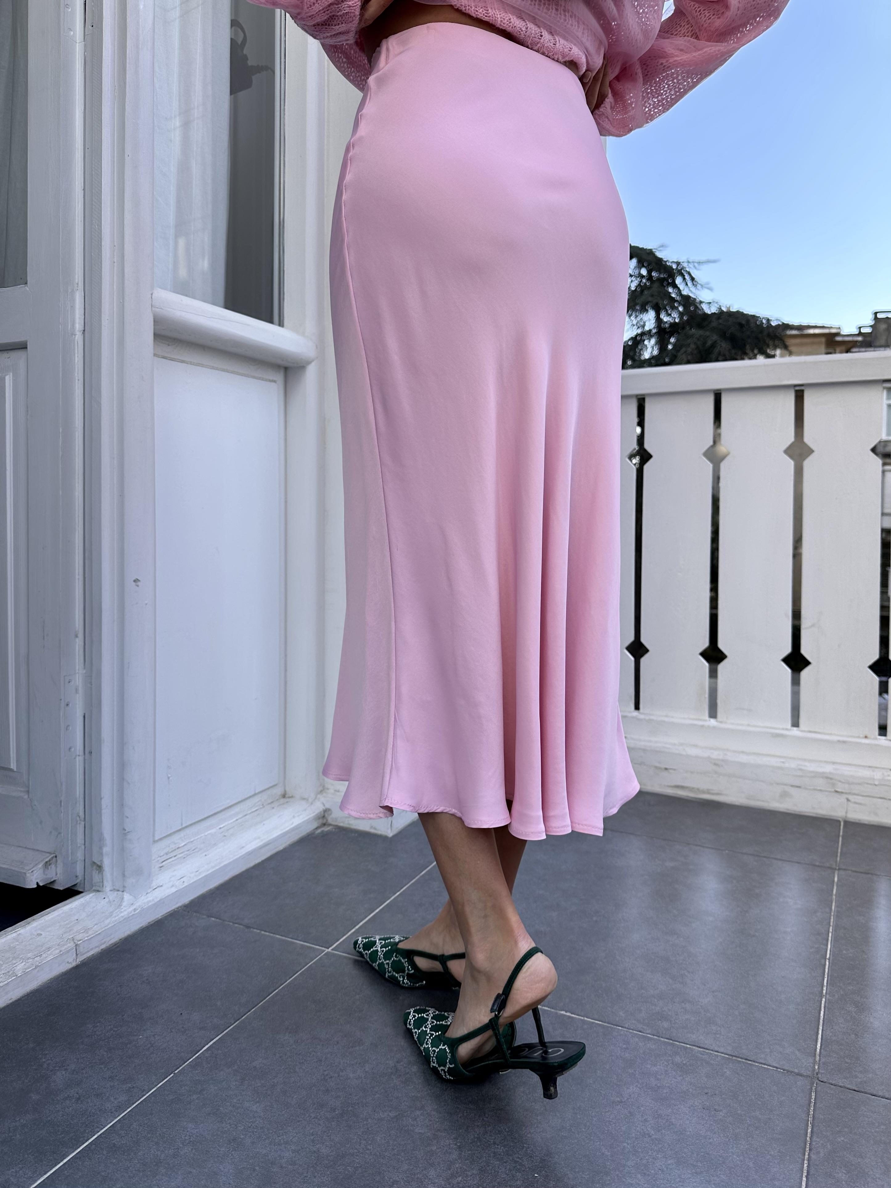 Pembe Saten Uzun Etek