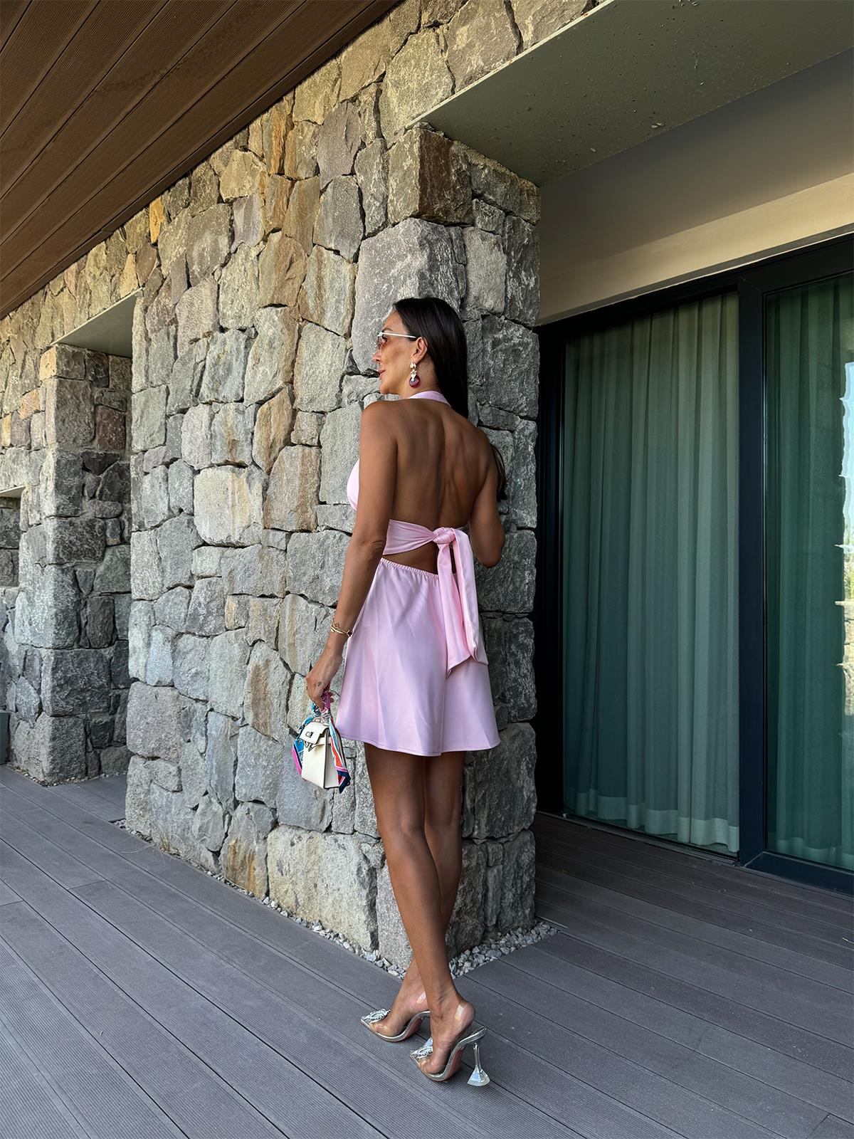 Pembe Sırt Dekolte Saten Elbise