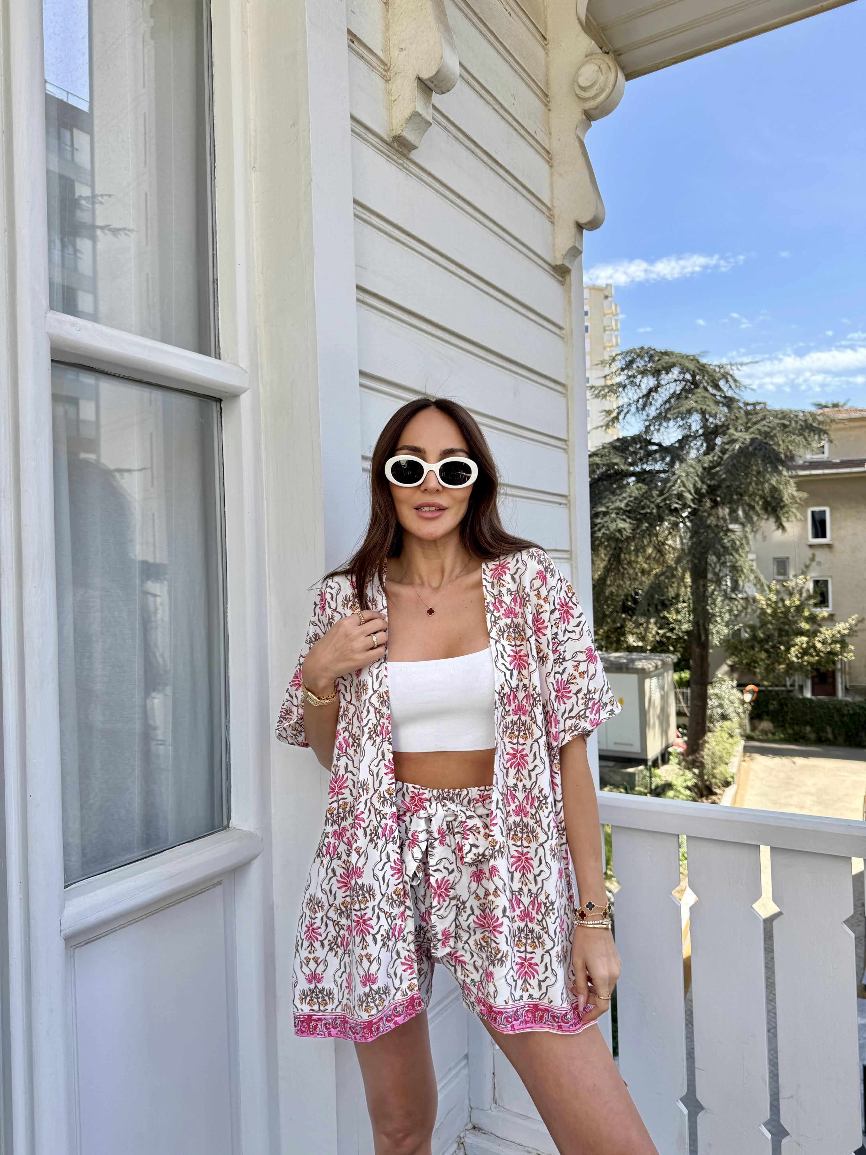 Pembe Yaprak Desen Takım