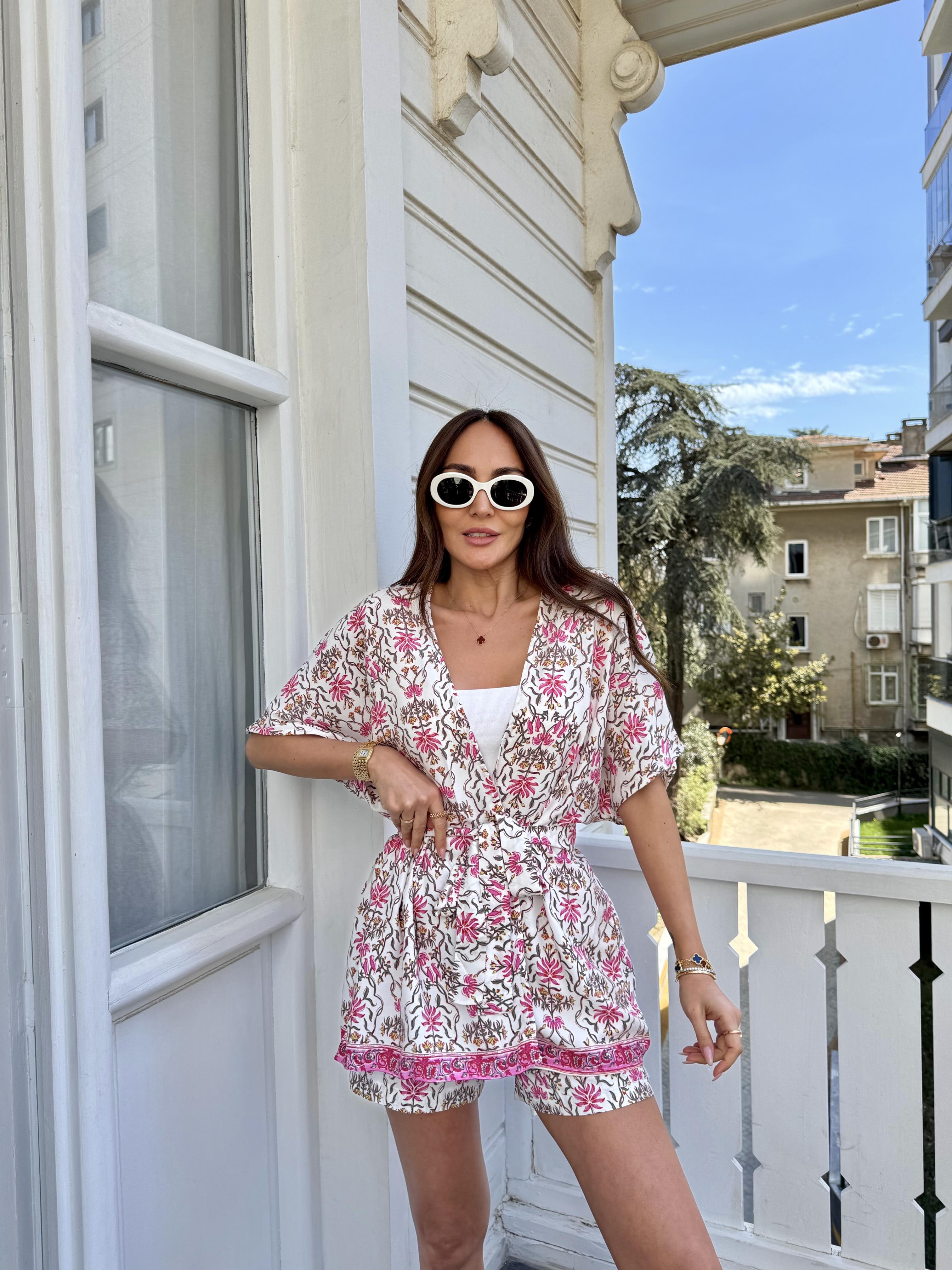 Pembe Yaprak Desen Takım