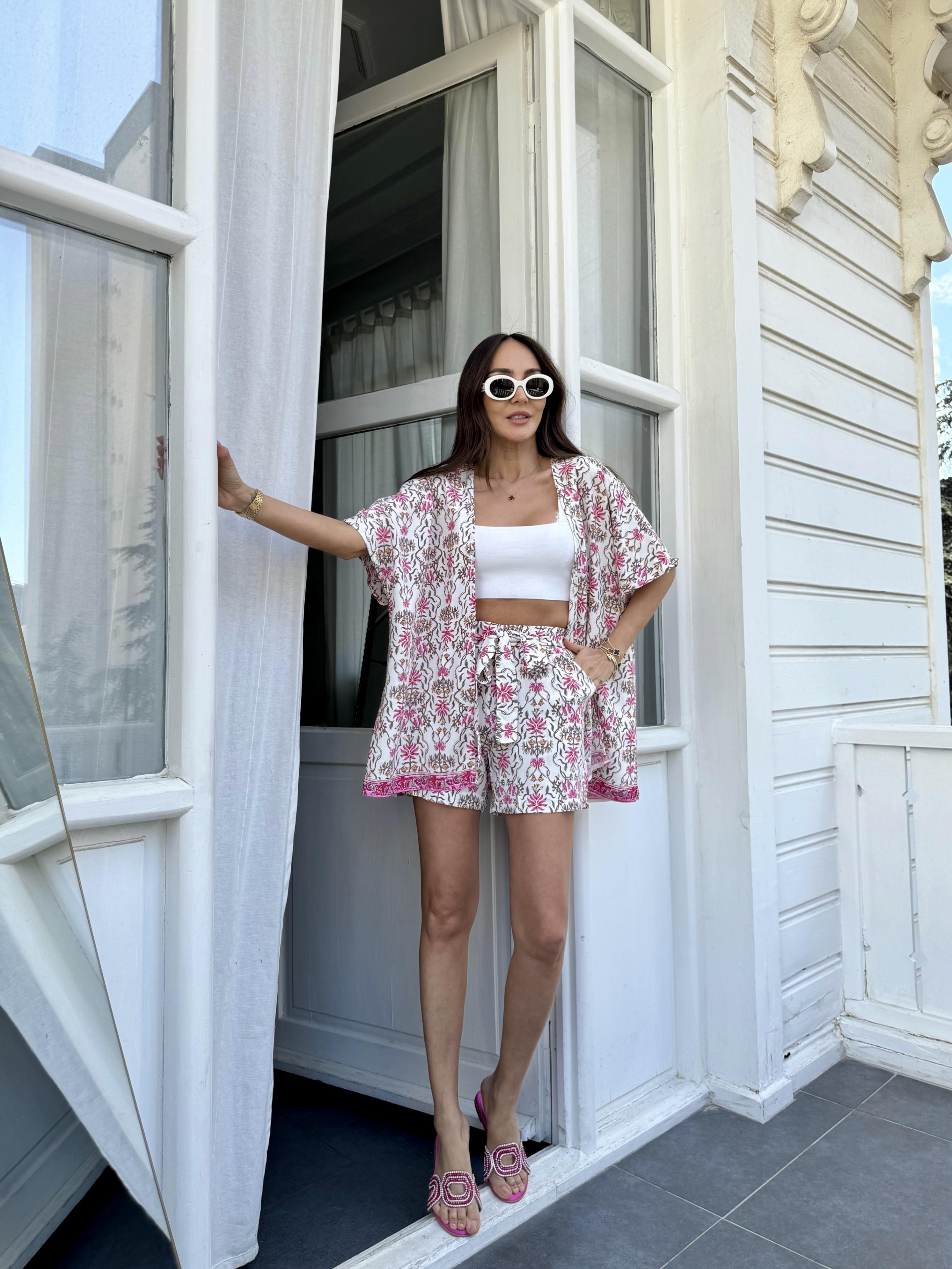 Pembe Yaprak Desen Takım