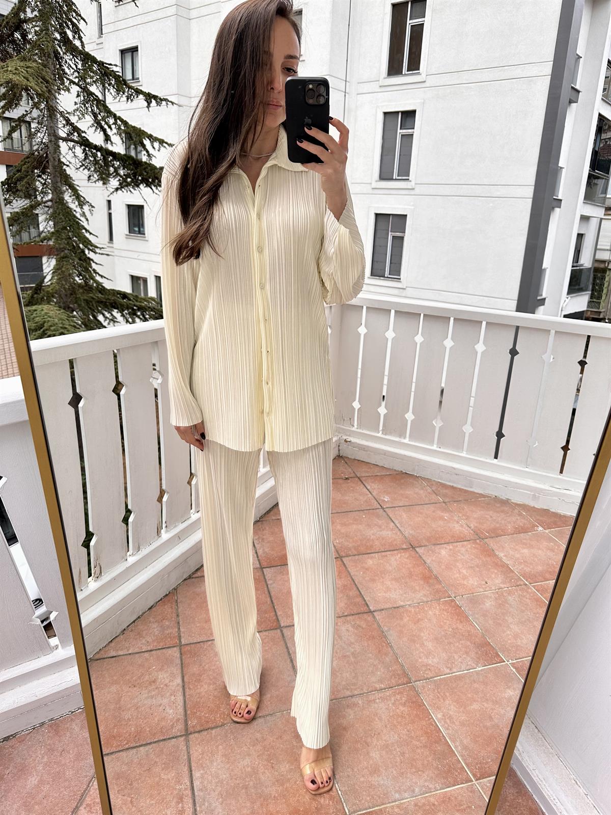 Pileli Gömlek Pantolon Takım Ekru