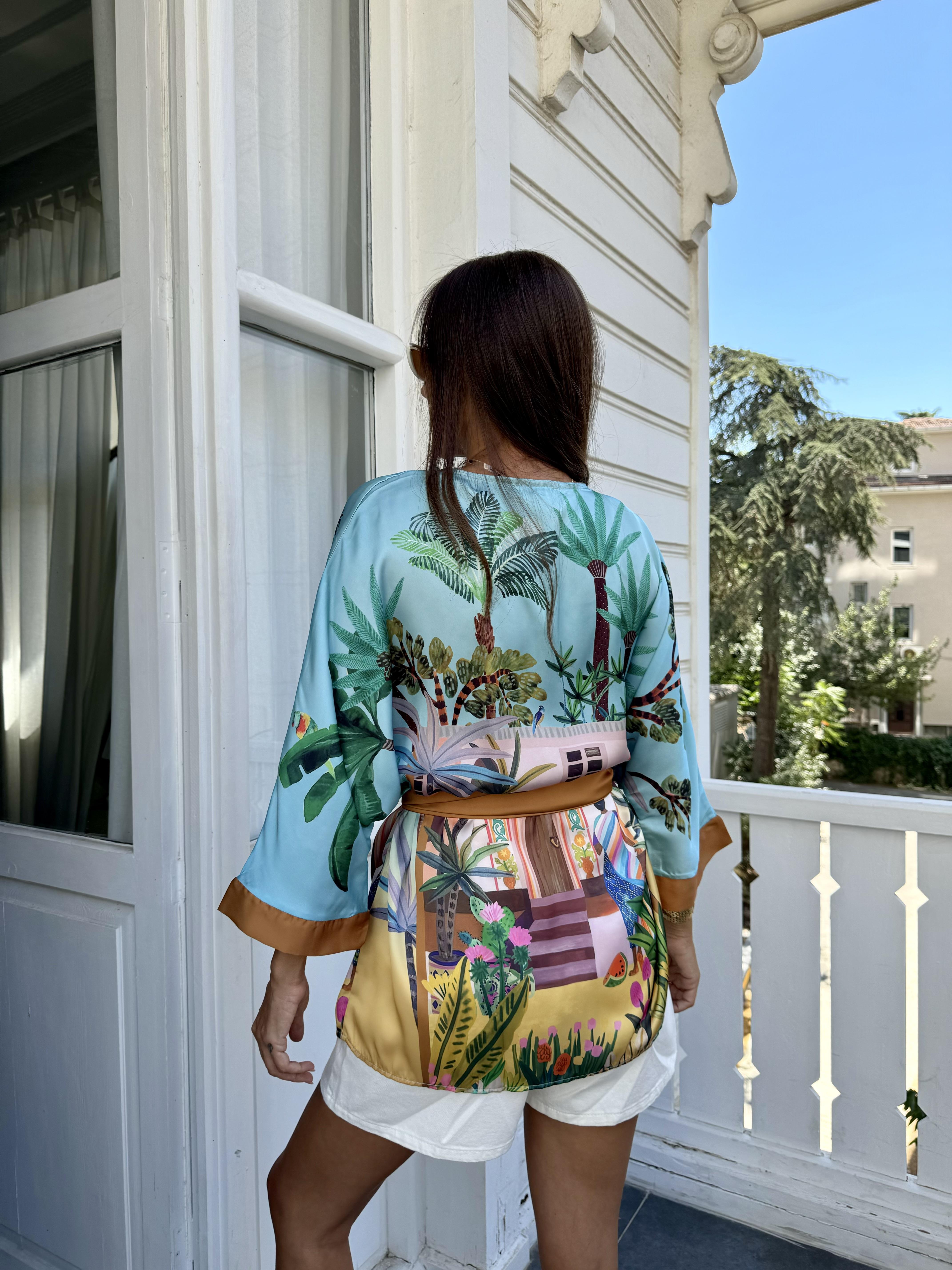 Renkli Ağaç Desen Kuşaklı Kimono