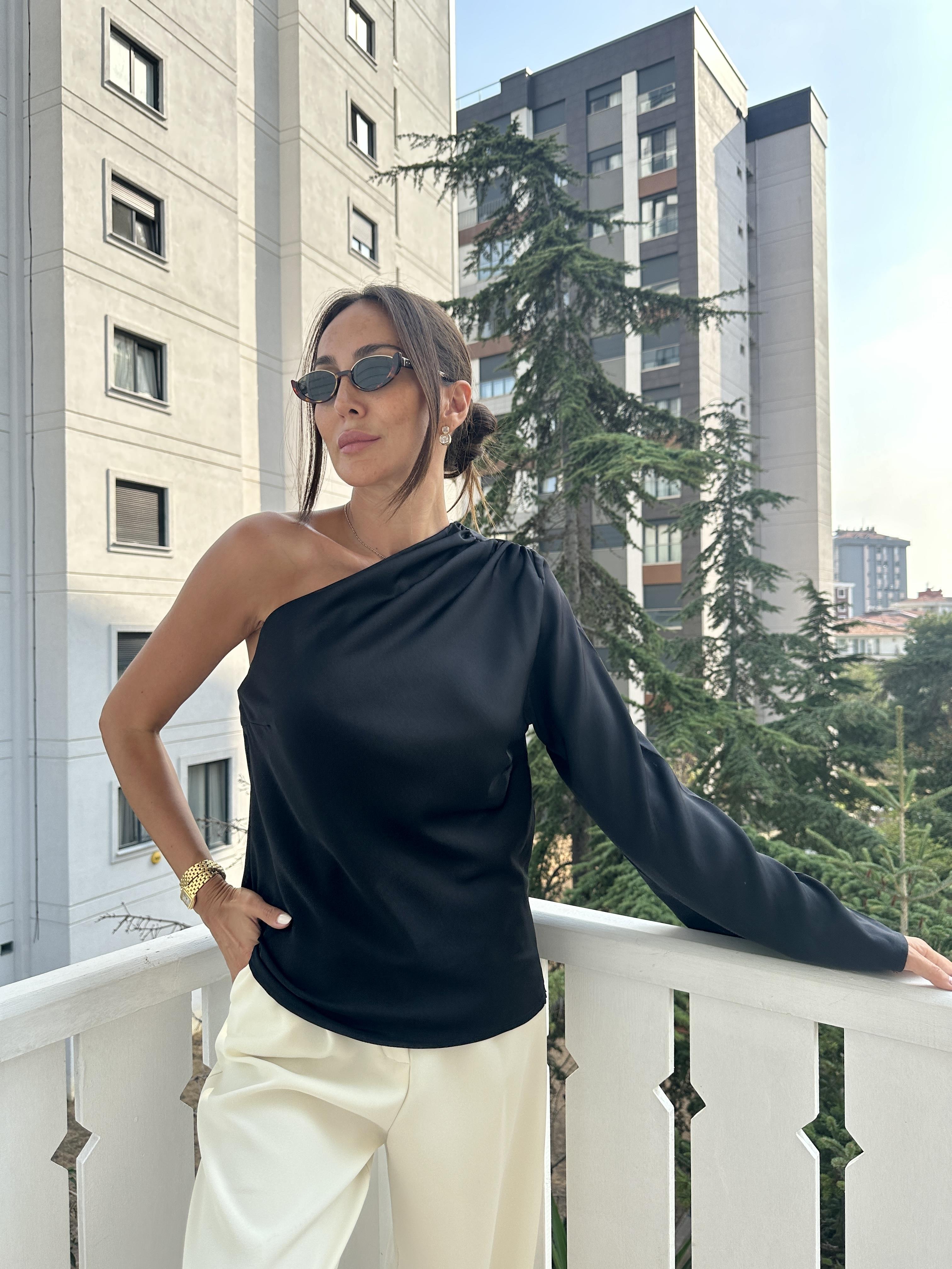 Siyah Saten Tek Kol Bluz
