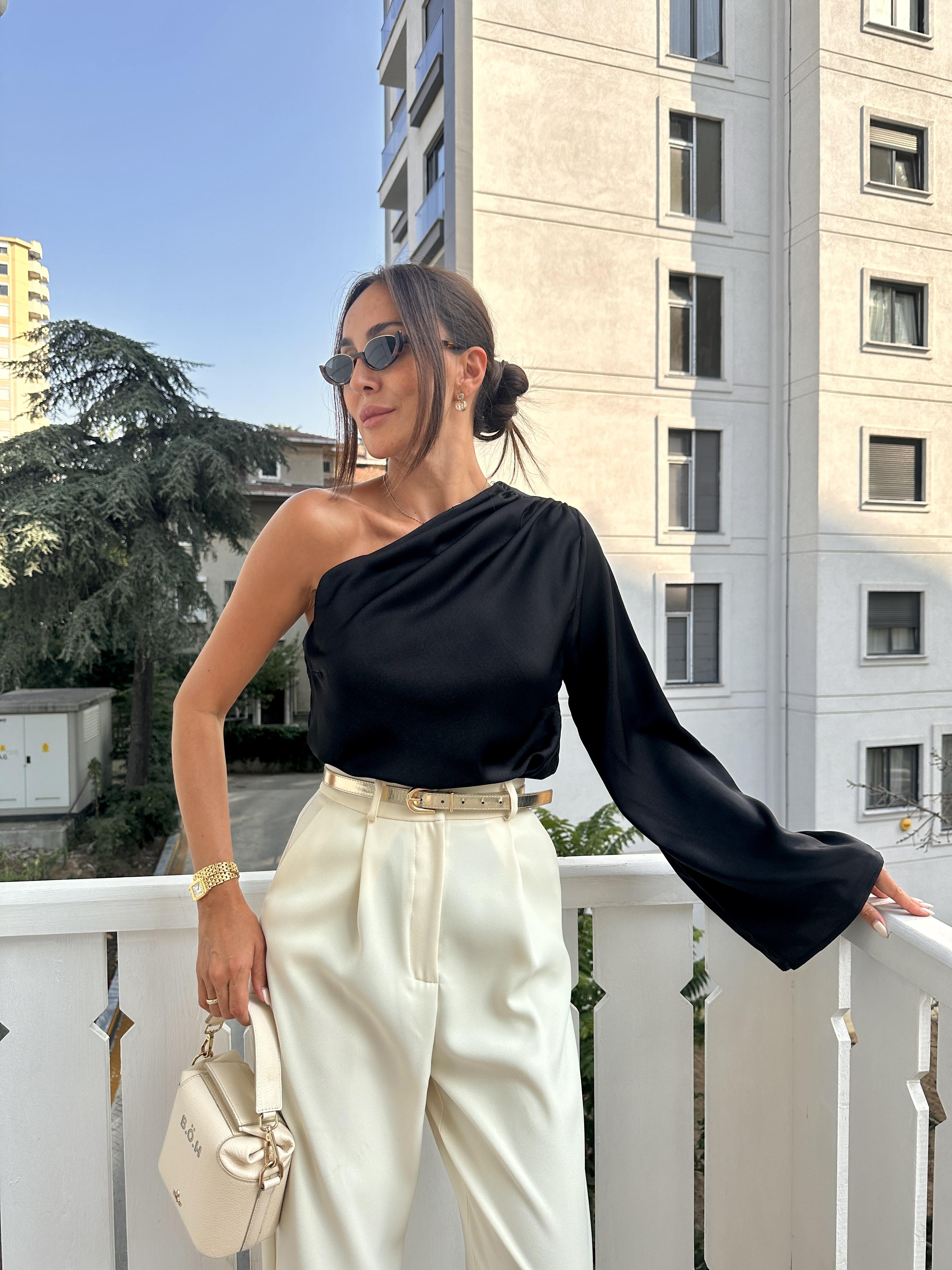 Siyah Saten Tek Kol Bluz